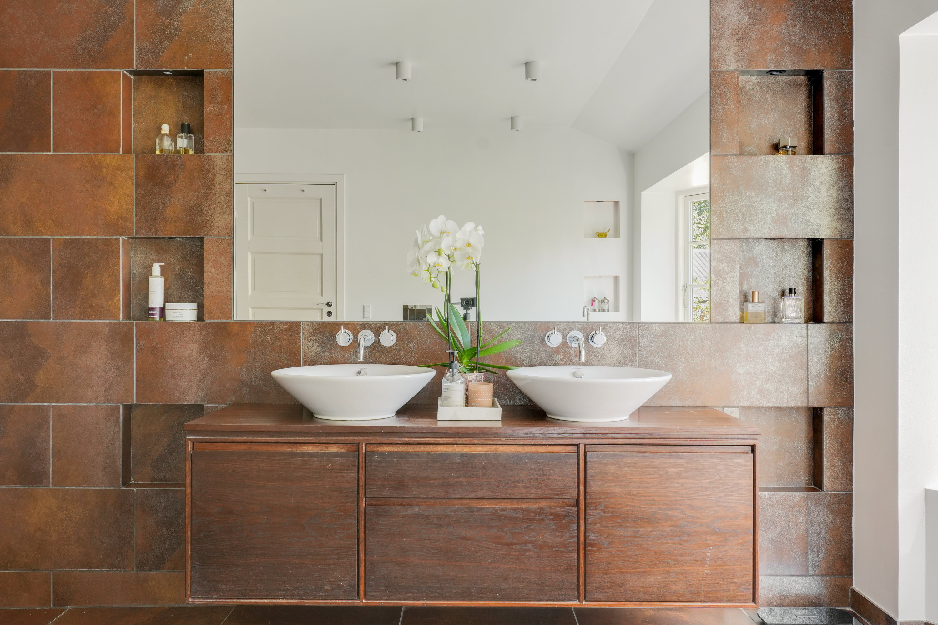 Fremhævet andet billede i fuldskærmstilstand. Billede af Lillevang 11, 3460 Birkerød