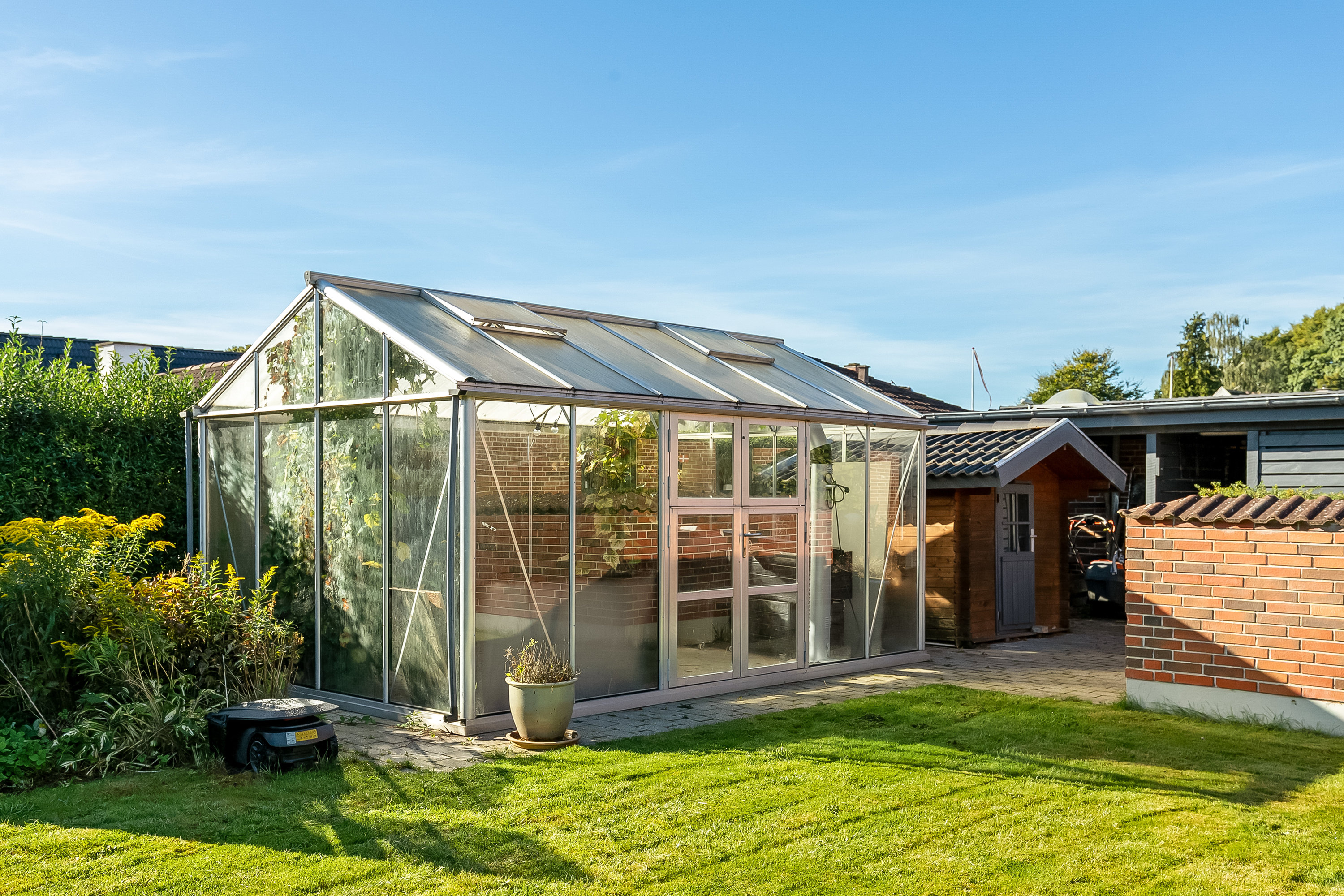 Fremhævet drivhus billede i fuldskærmstilstand. Billede af Hesselkær 50, 7100 Vejle