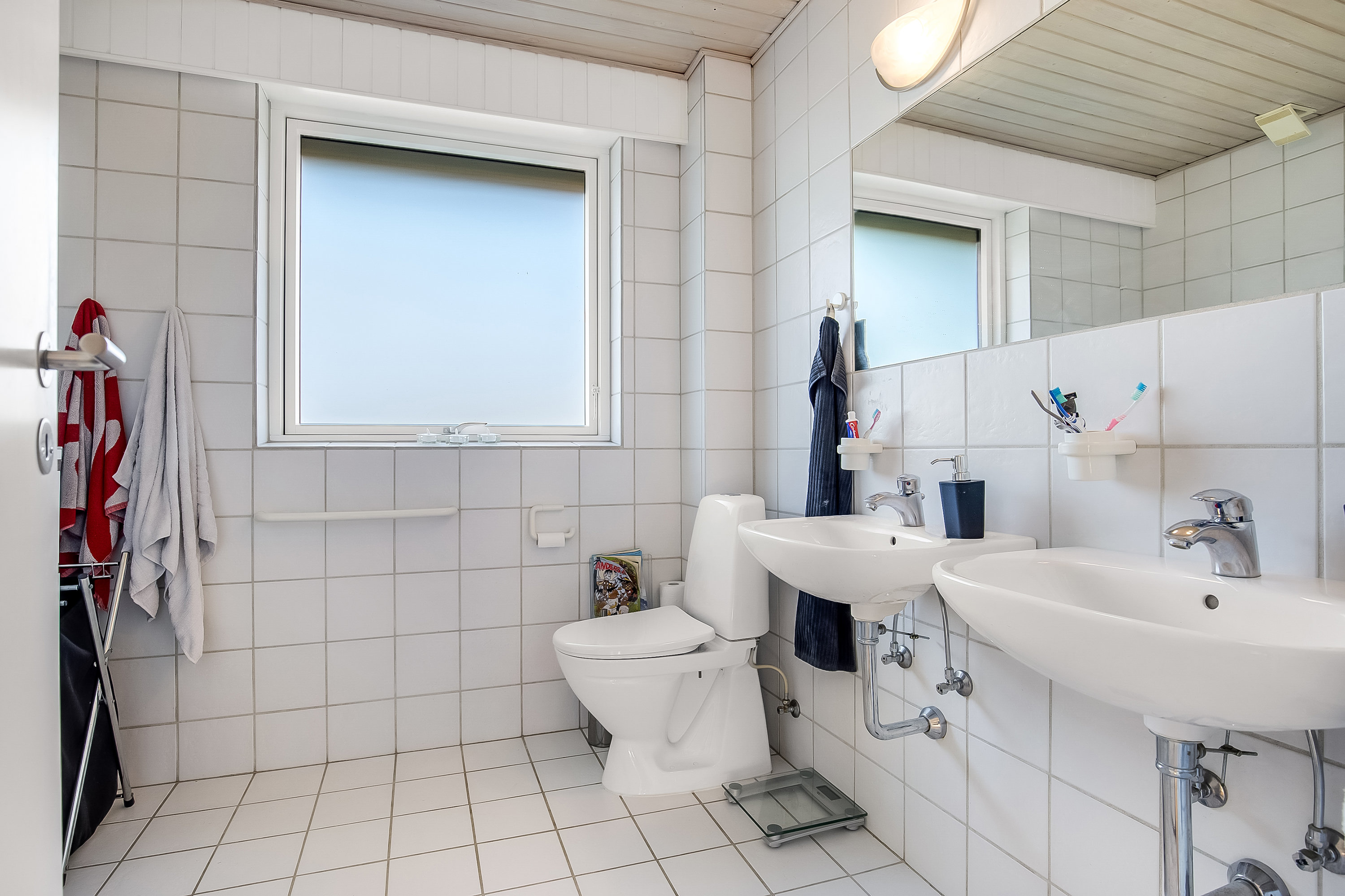 Fremhævet badeværelse billede i fuldskærmstilstand. Billede af Hesselkær 50, 7100 Vejle