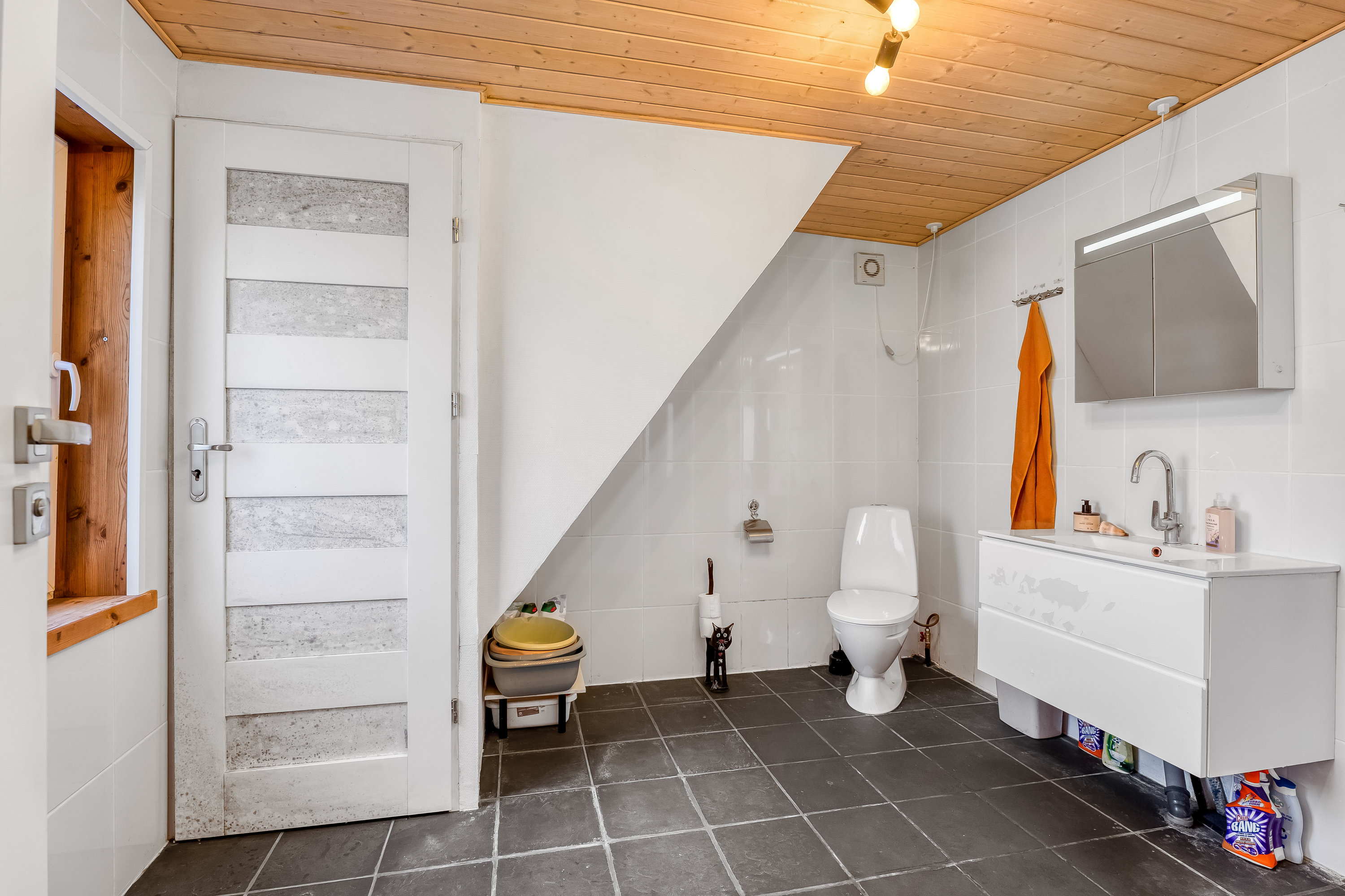 Fremhævet badeværelse billede i fuldskærmstilstand. Billede af Keldernæs Hovvej 4, 4952 Stokkemarke