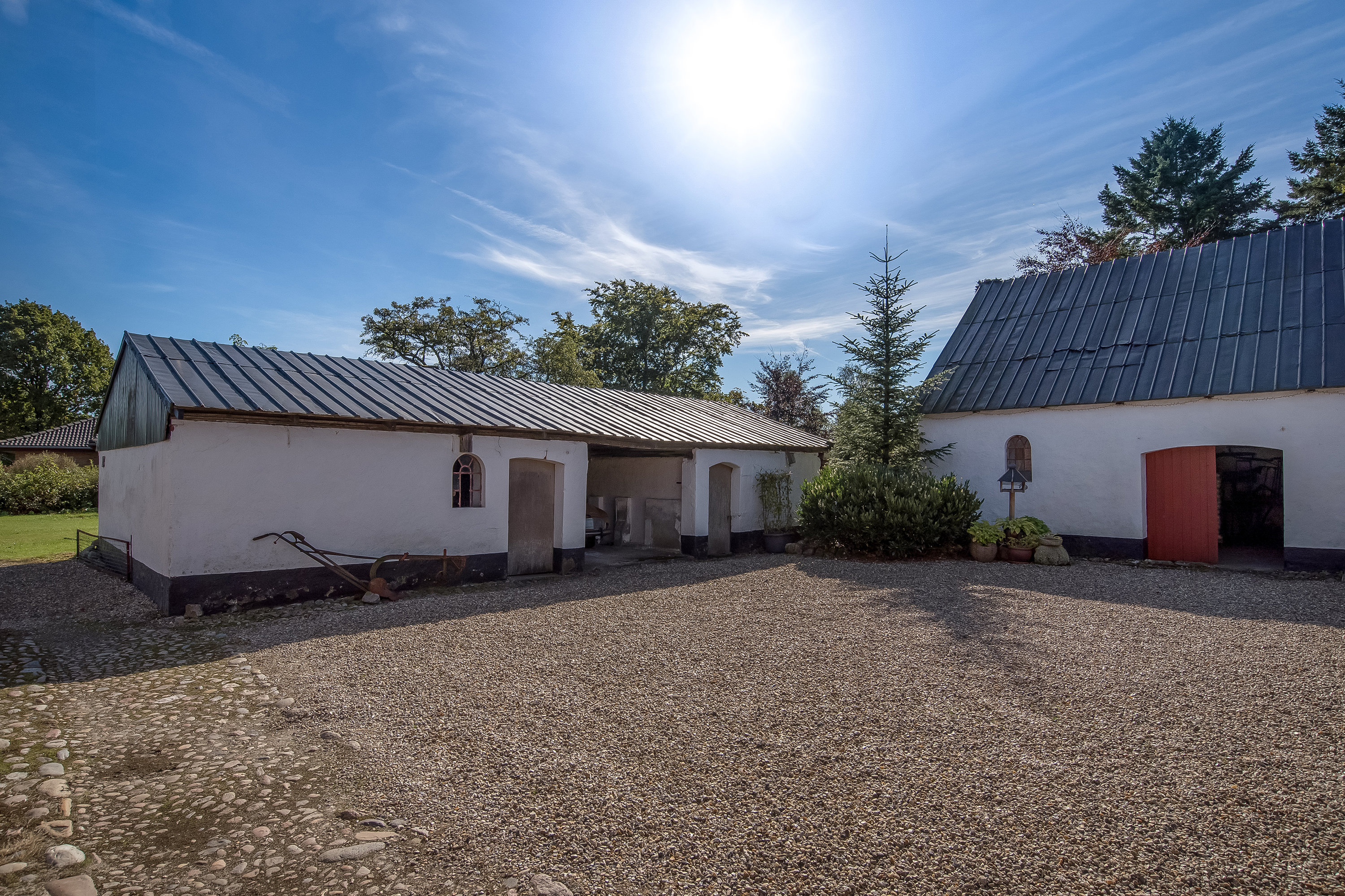 Fremhævet garage billede i fuldskærmstilstand. Billede af Tjørnevej 16, 7540 Haderup