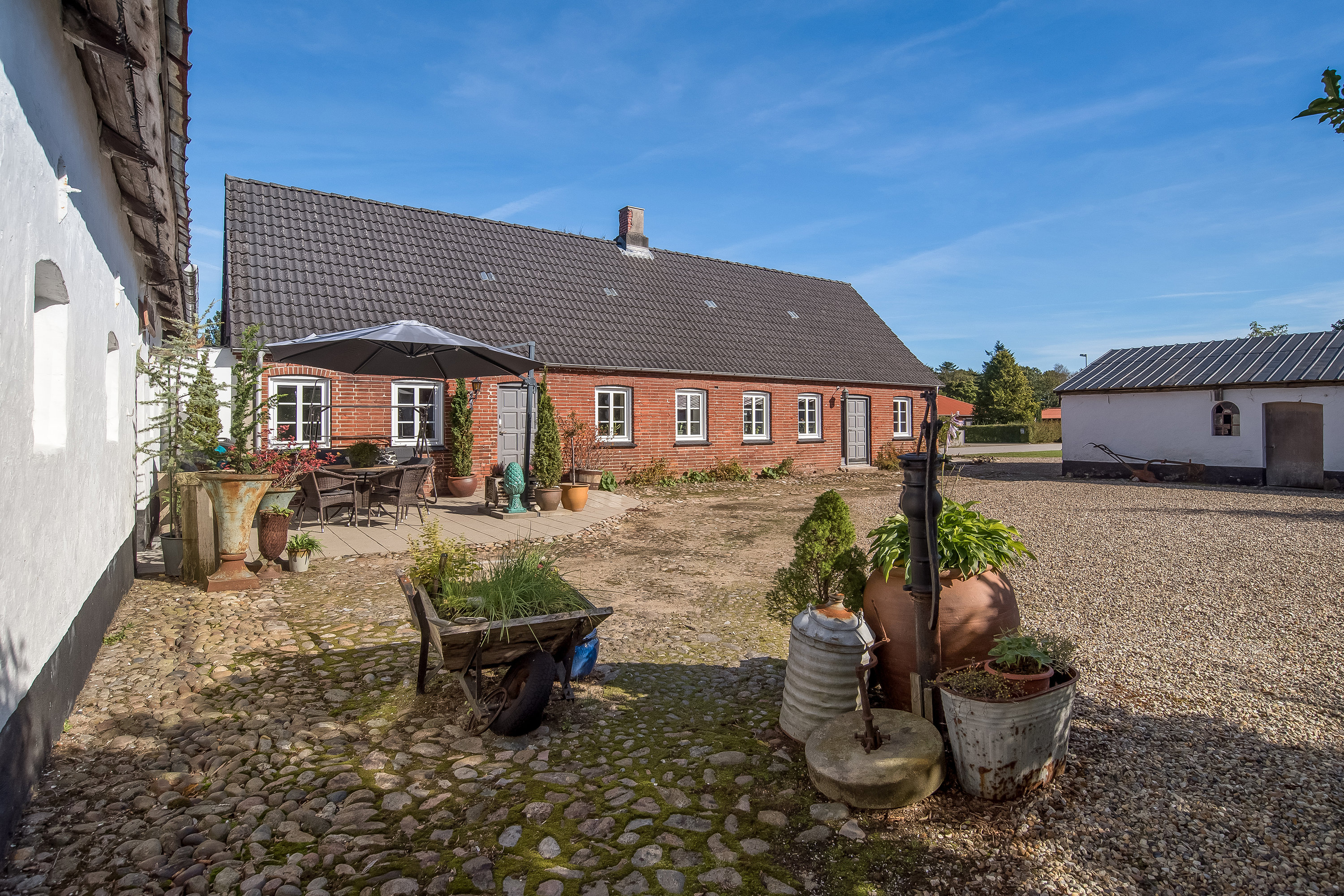 Fremhævet stuehus billede i fuldskærmstilstand. Billede af Tjørnevej 16, 7540 Haderup