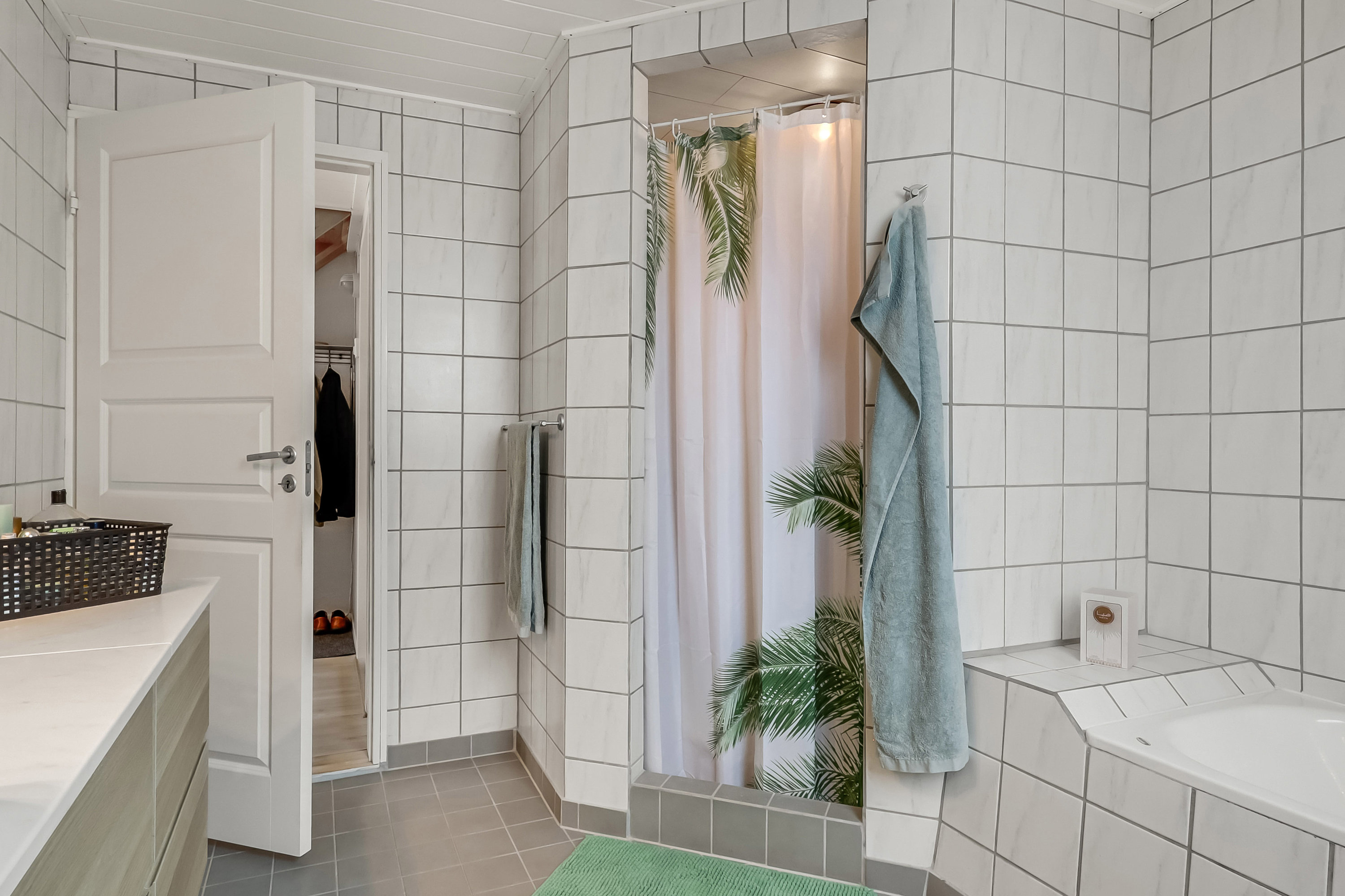 Fremhævet badeværelse billede i fuldskærmstilstand. Billede af Troldeskovvej 17, 5700 Svendborg