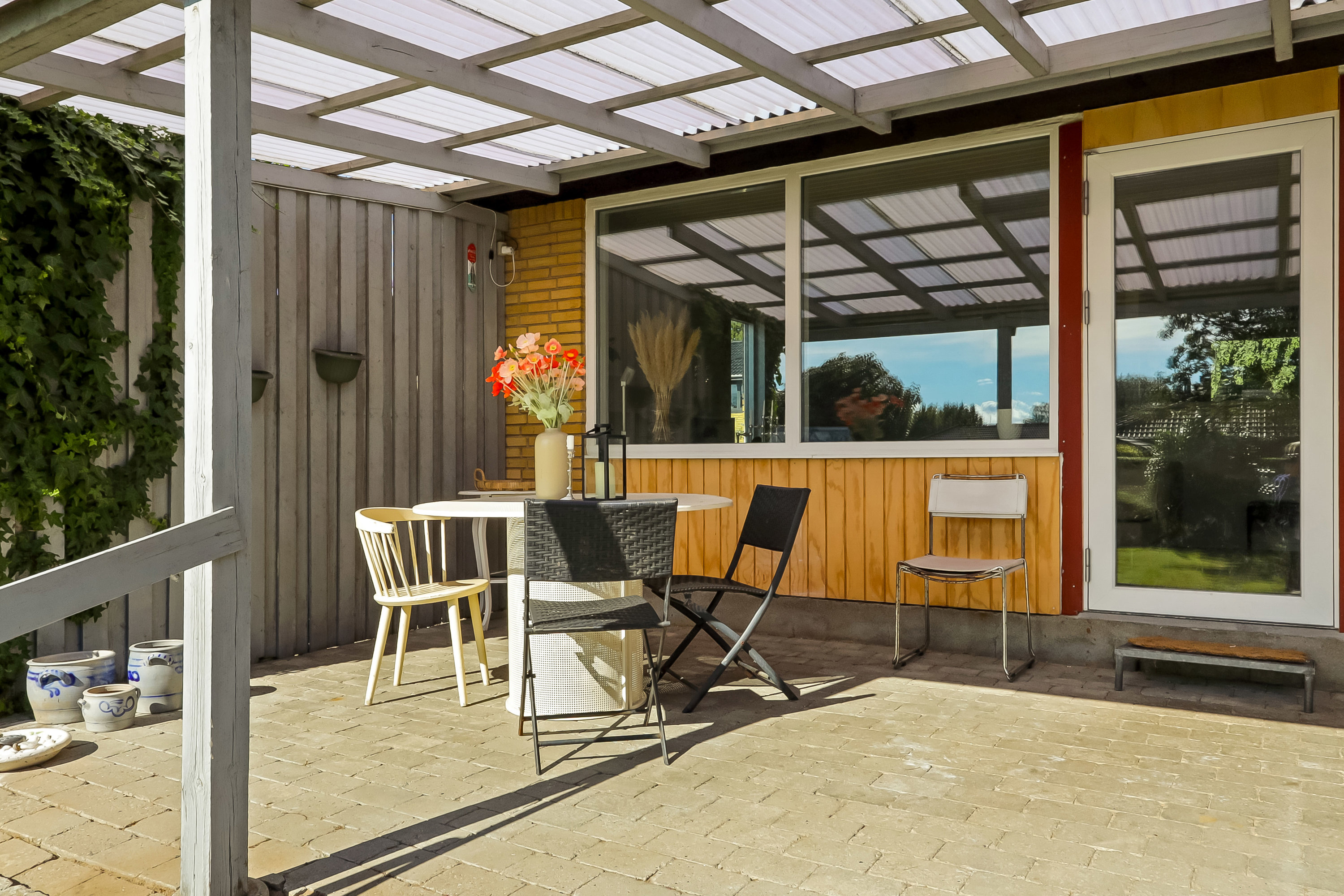 Fremhævet terrasse billede i fuldskærmstilstand. Billede af Brorsonsvænge 5, 5700 Svendborg