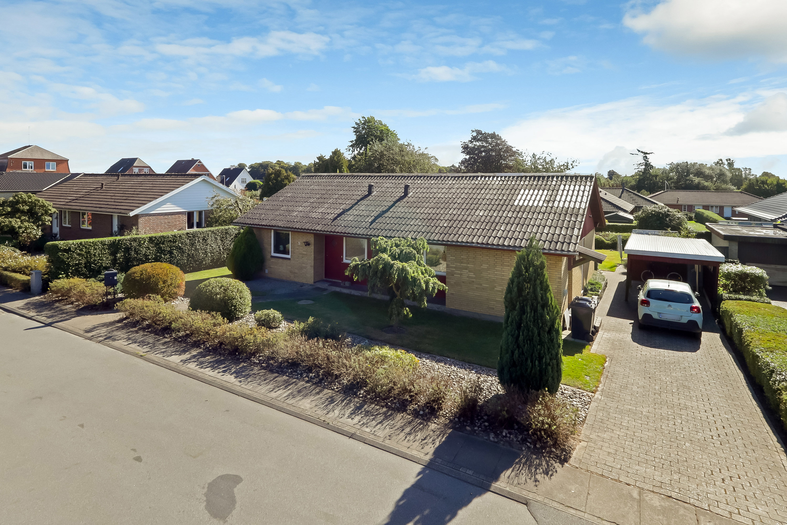 Fremhævet ejendommen billede i fuldskærmstilstand. Billede af Brorsonsvænge 5, 5700 Svendborg