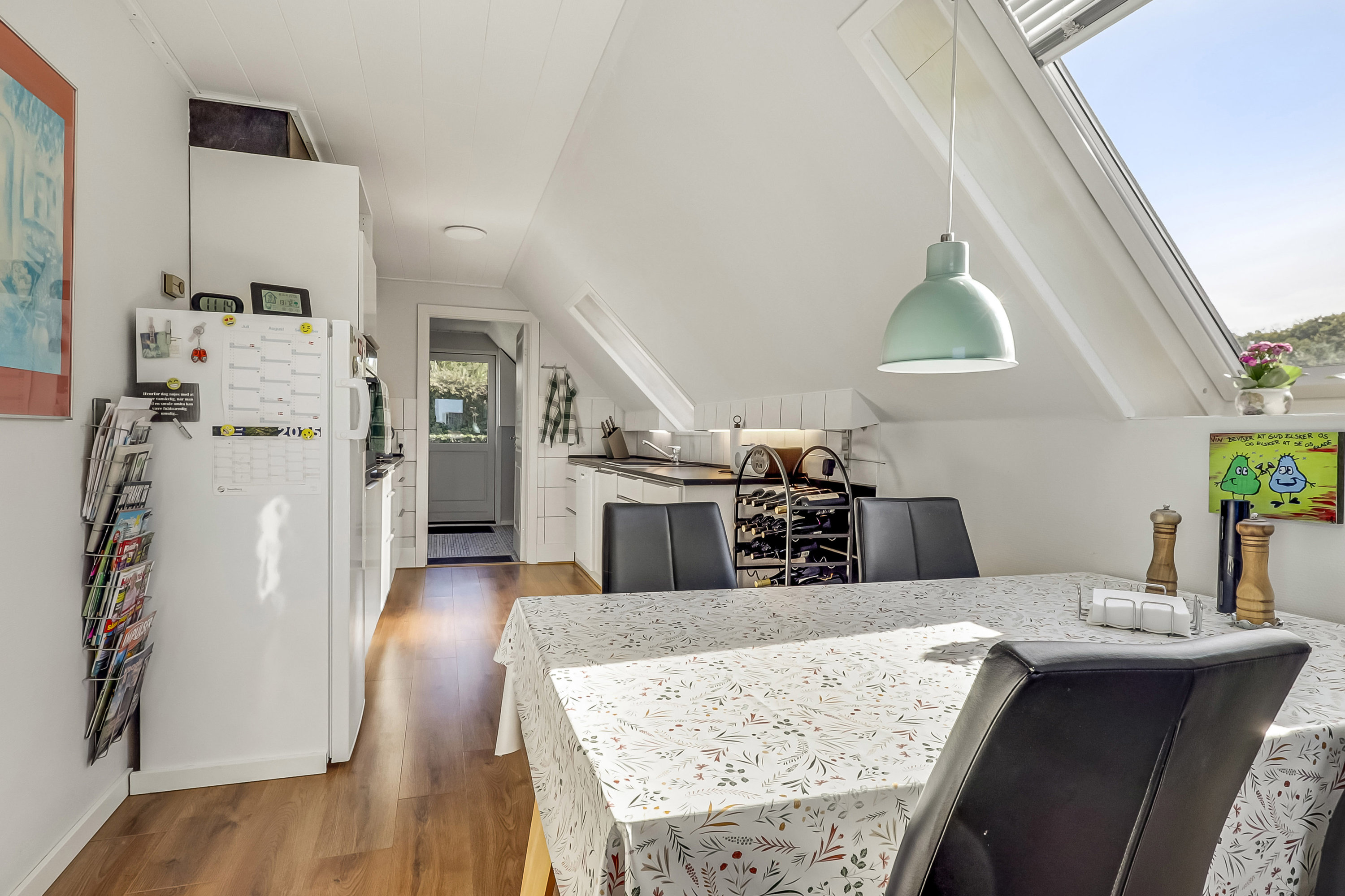 Fremhævet køkken billede i fuldskærmstilstand. Billede af Troldeskovvej 17, 5700 Svendborg