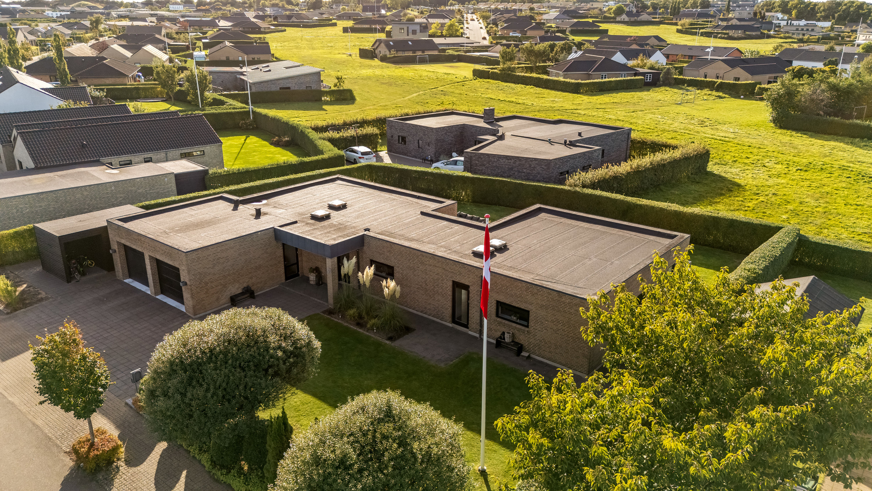 Fremhævet luftfoto billede i fuldskærmstilstand. Billede af Under Linden 41, Halgårde, 7500 Holstebro