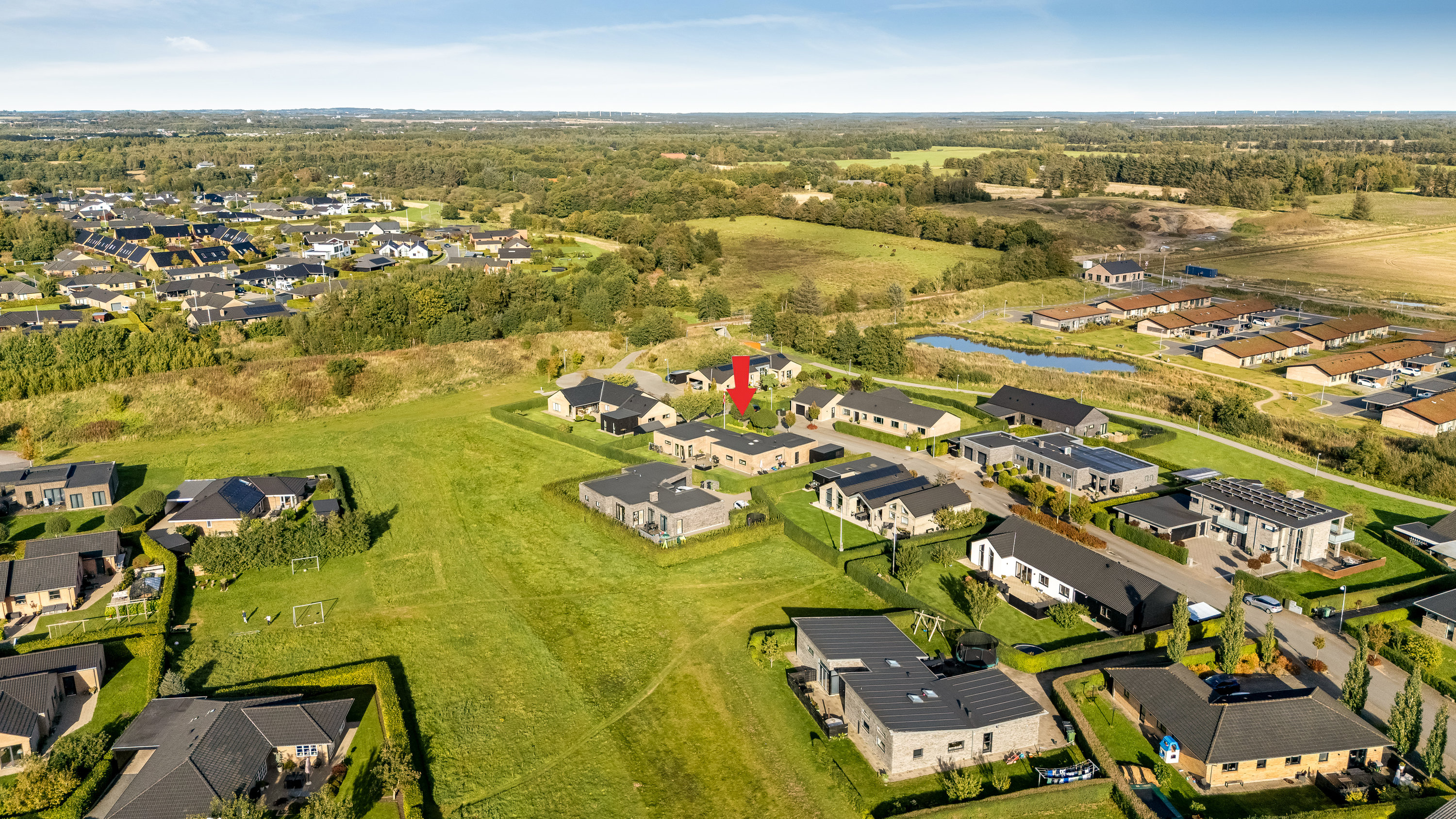Fremhævet luftfoto billede i fuldskærmstilstand. Billede af Under Linden 41, Halgårde, 7500 Holstebro