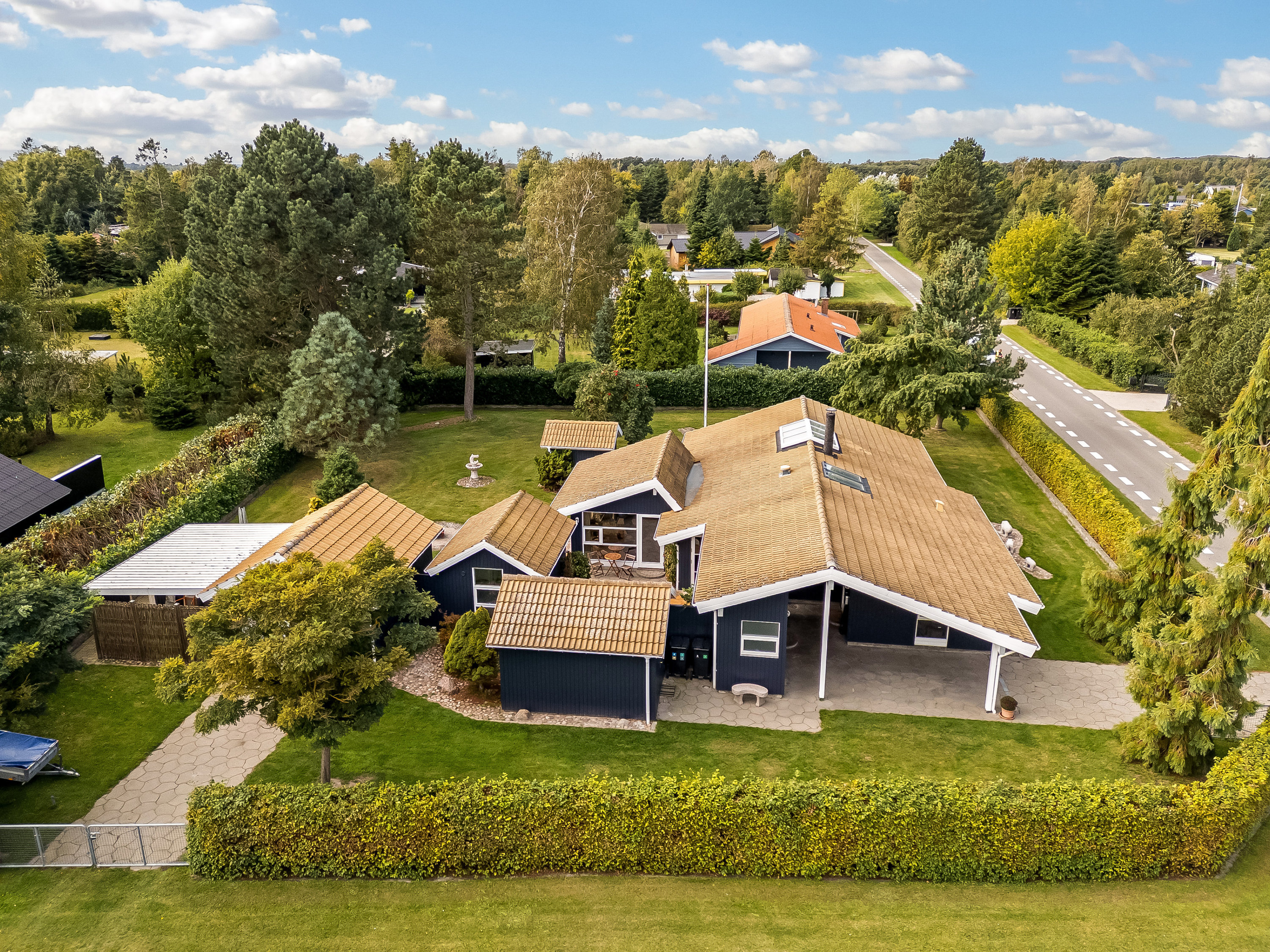 Fremhævet luftfoto billede i fuldskærmstilstand. Billede af Mælkebøttevej 27, 4873 Væggerløse