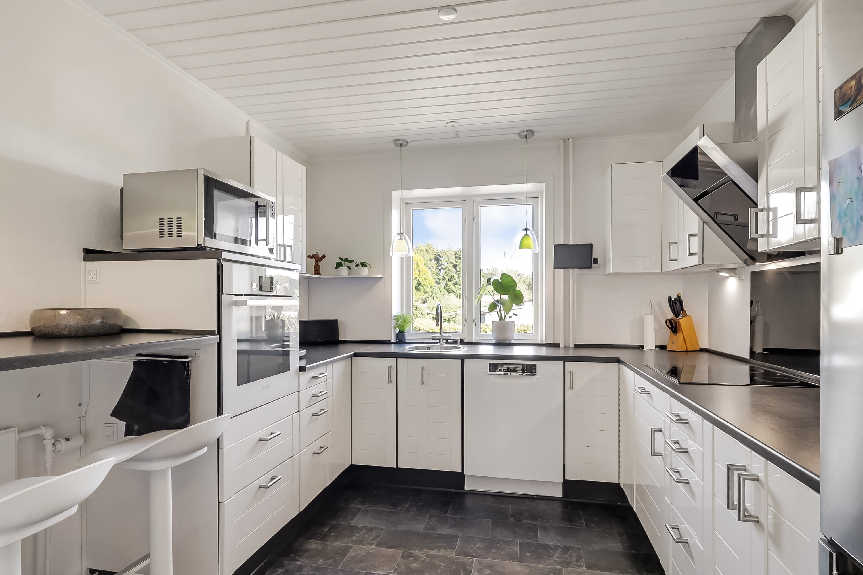 Fremhævet køkken billede i fuldskærmstilstand. Billede af Kobberbæksvej 29, st.. tv., 5700 Svendborg