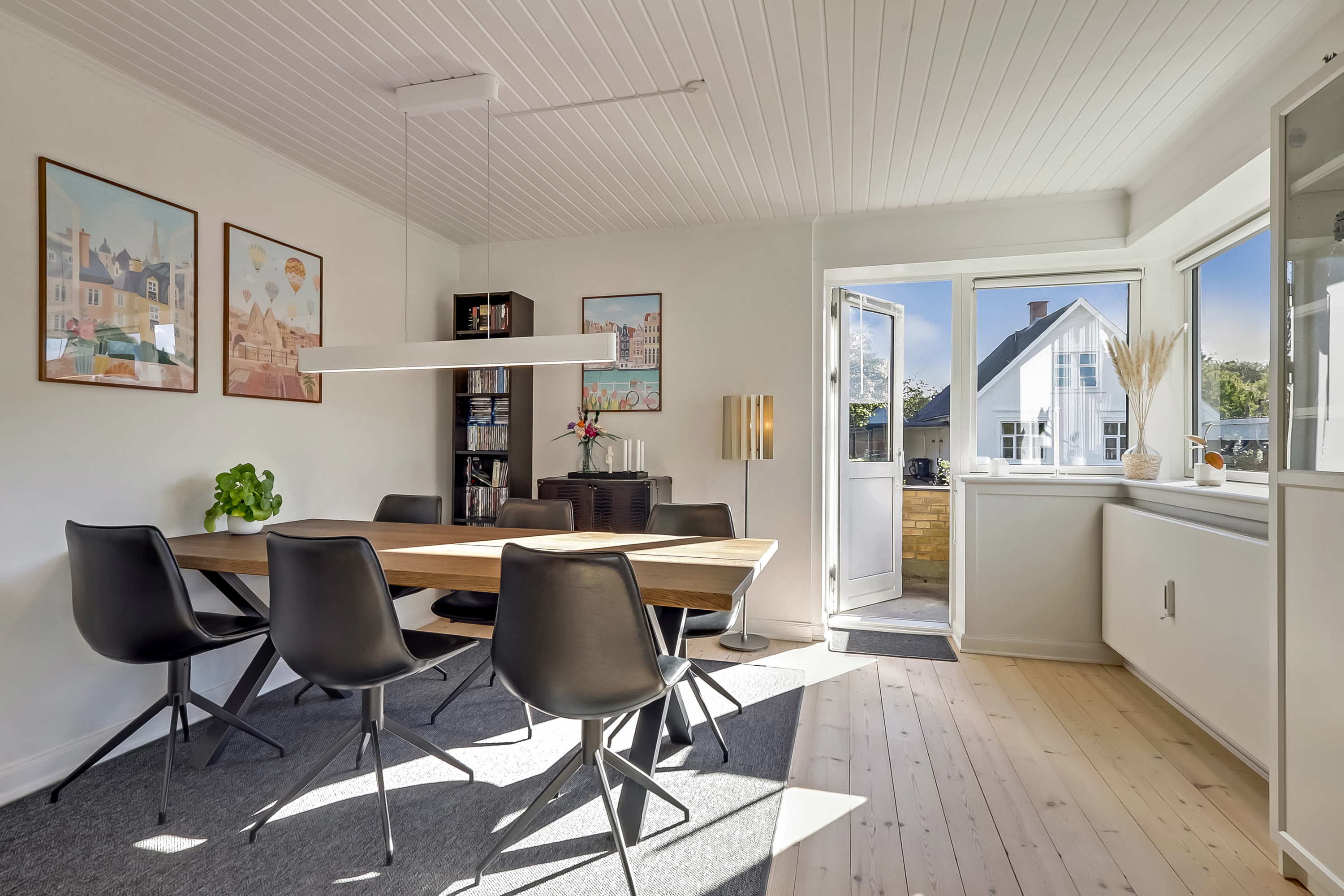 Miniaturebillede 1: stue. Billede af Kobberbæksvej 29, st.. tv., 5700 Svendborg