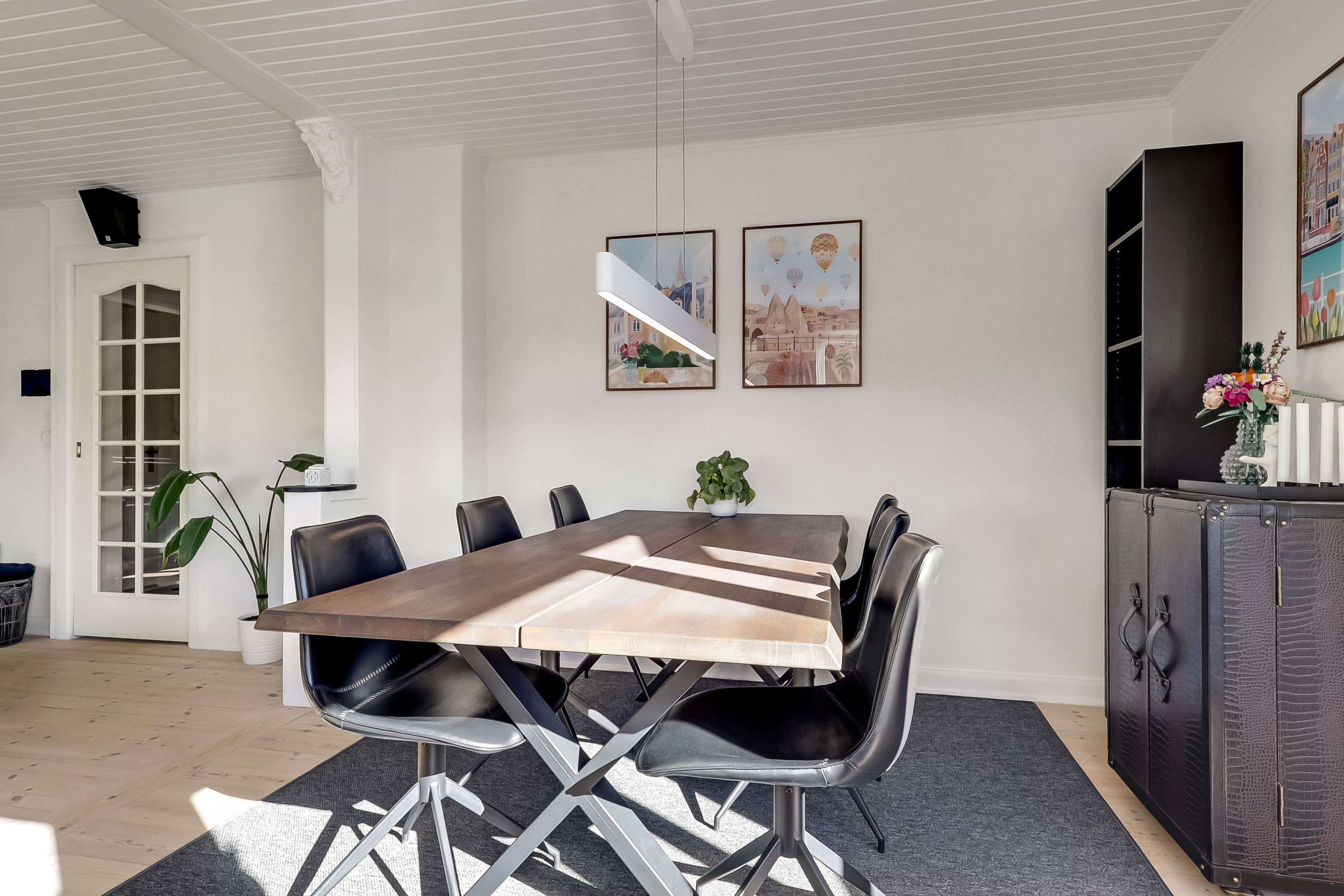 Fremhævet stue billede i fuldskærmstilstand. Billede af Kobberbæksvej 29, st.. tv., 5700 Svendborg