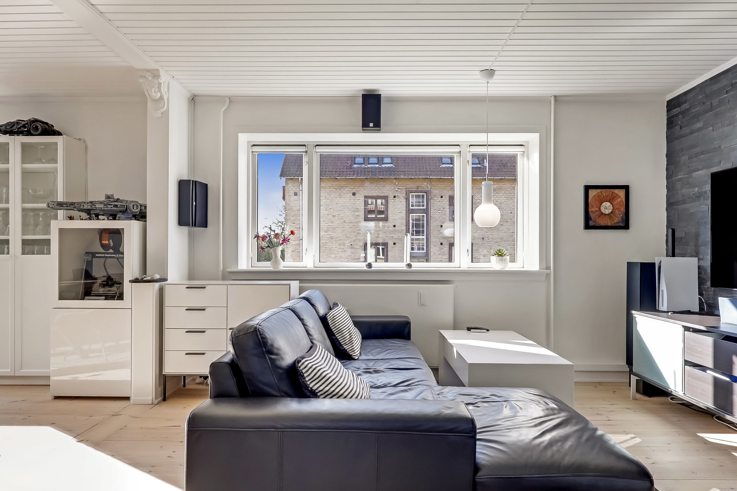 Fremhævet stue billede i fuldskærmstilstand. Billede af Kobberbæksvej 29, st.. tv., 5700 Svendborg