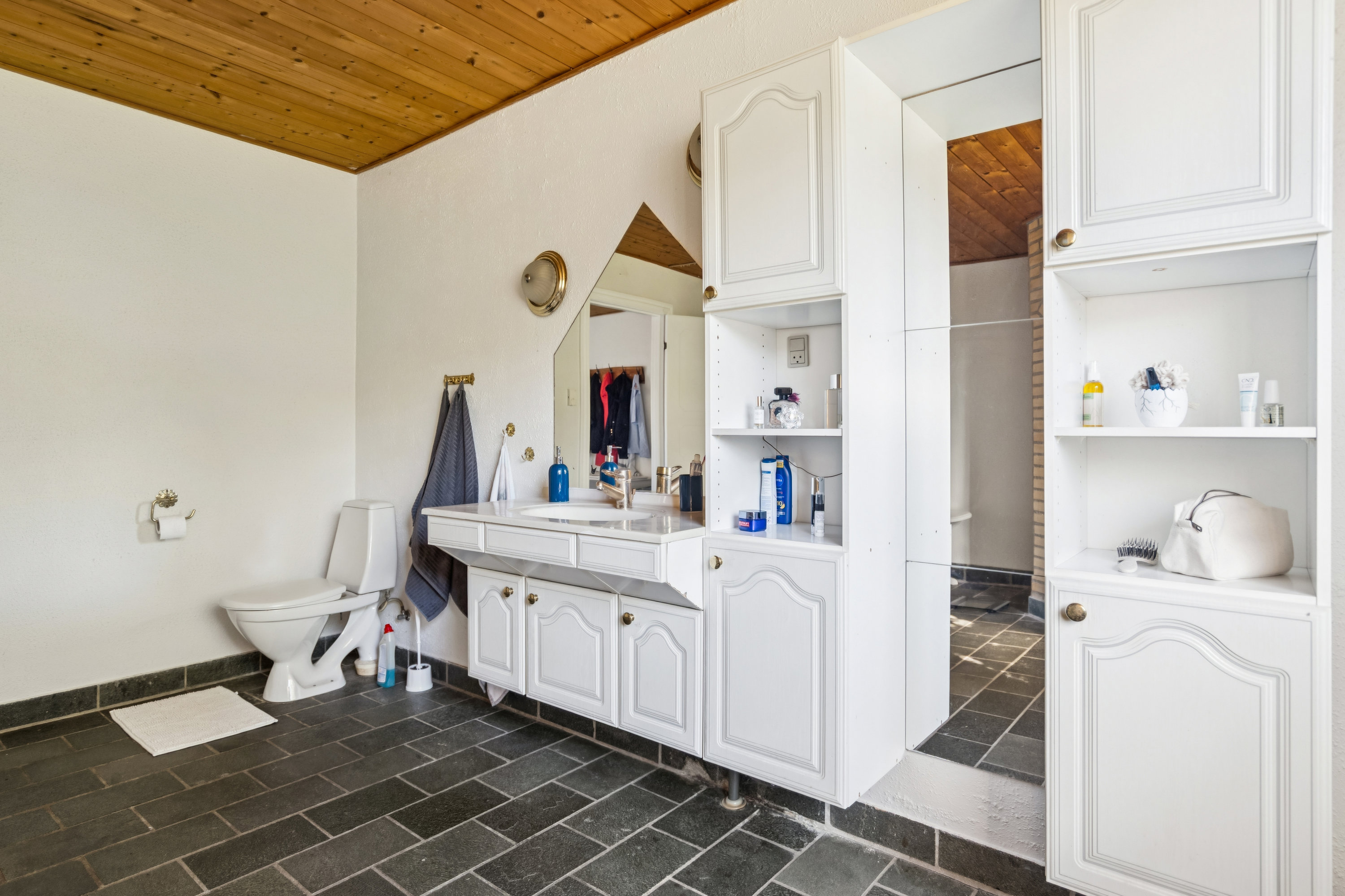 Fremhævet badeværelse billede i fuldskærmstilstand. Billede af Vesterø Havnegade 82, Vesterø Havn, 9940 Læsø