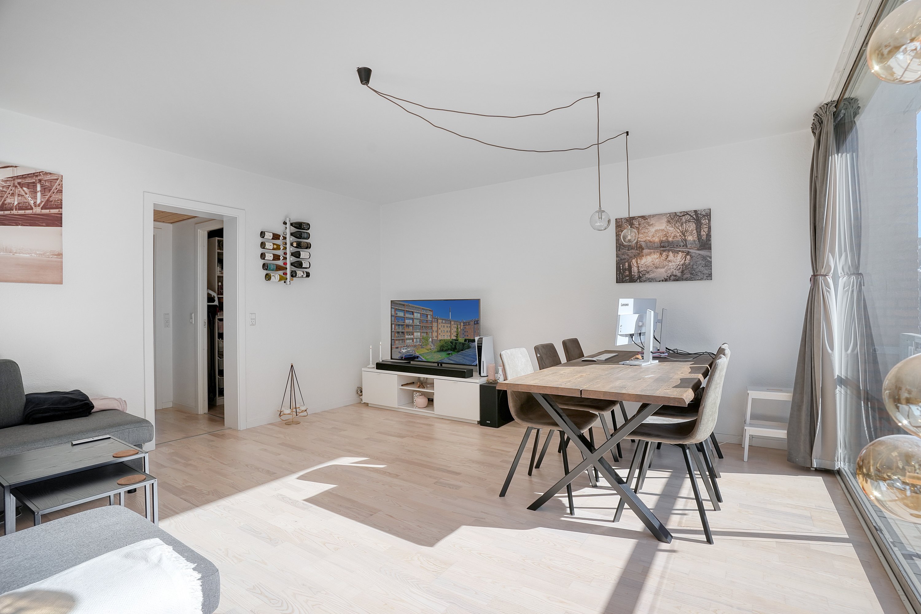 Fremhævet stue billede i fuldskærmstilstand. Billede af Finsensvej 34, 1. 4., 2000 Frederiksberg