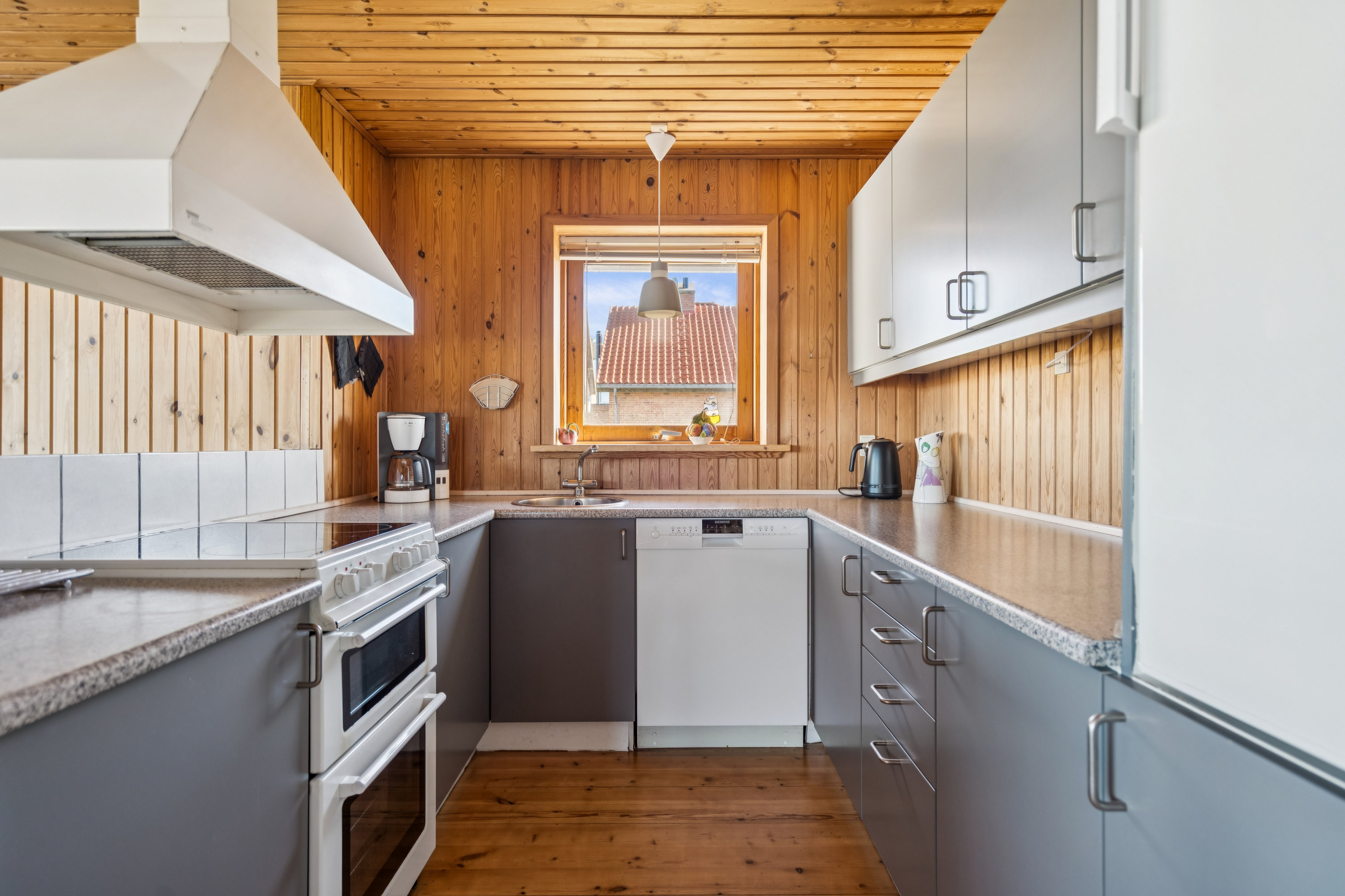 Fremhævet køkken billede i fuldskærmstilstand. Billede af Mågevej 15, Østerby Havn, 9940 Læsø