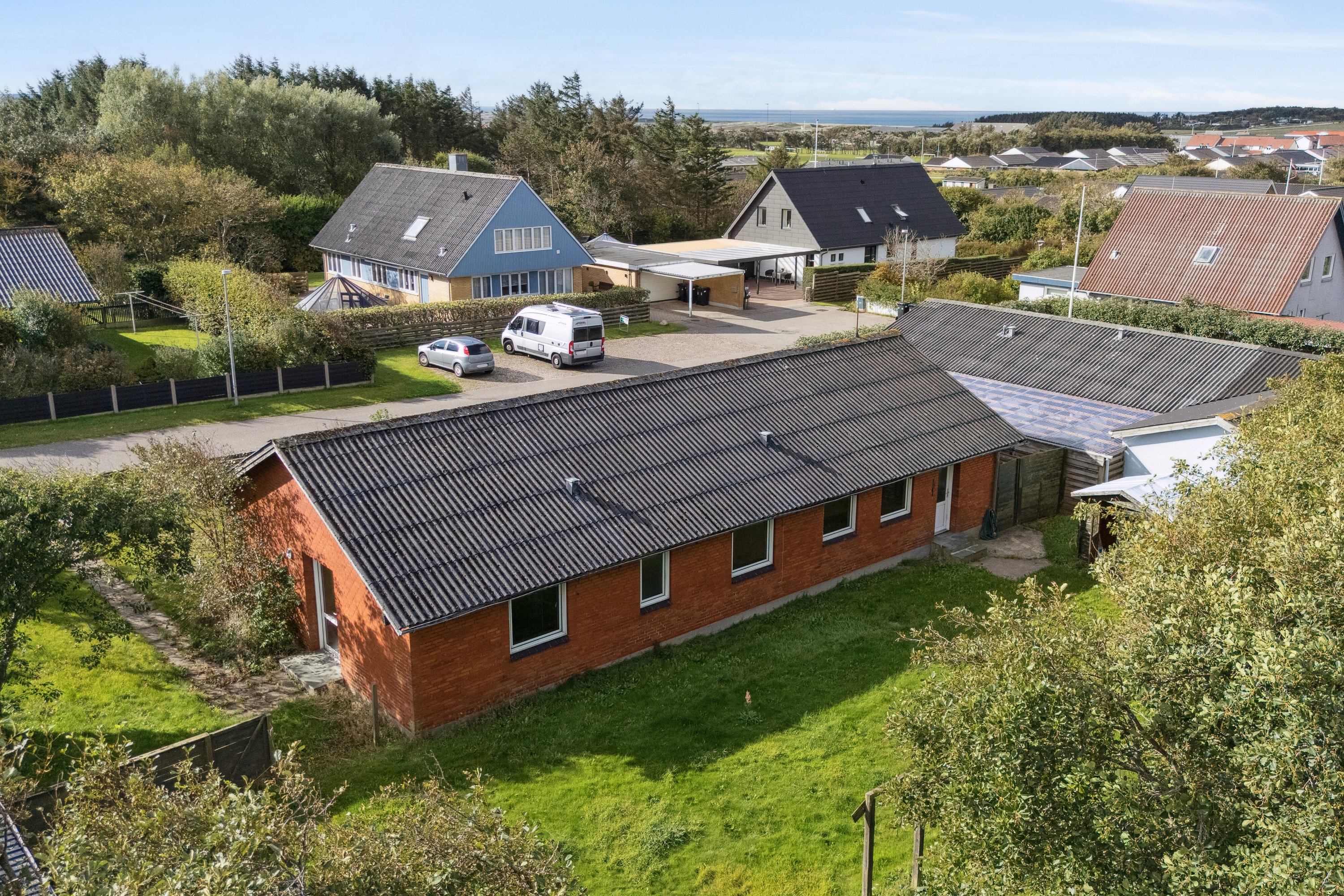 Fremhævet set fra haven billede i fuldskærmstilstand. Billede af Gyvelvænget 154, 7730 Hanstholm