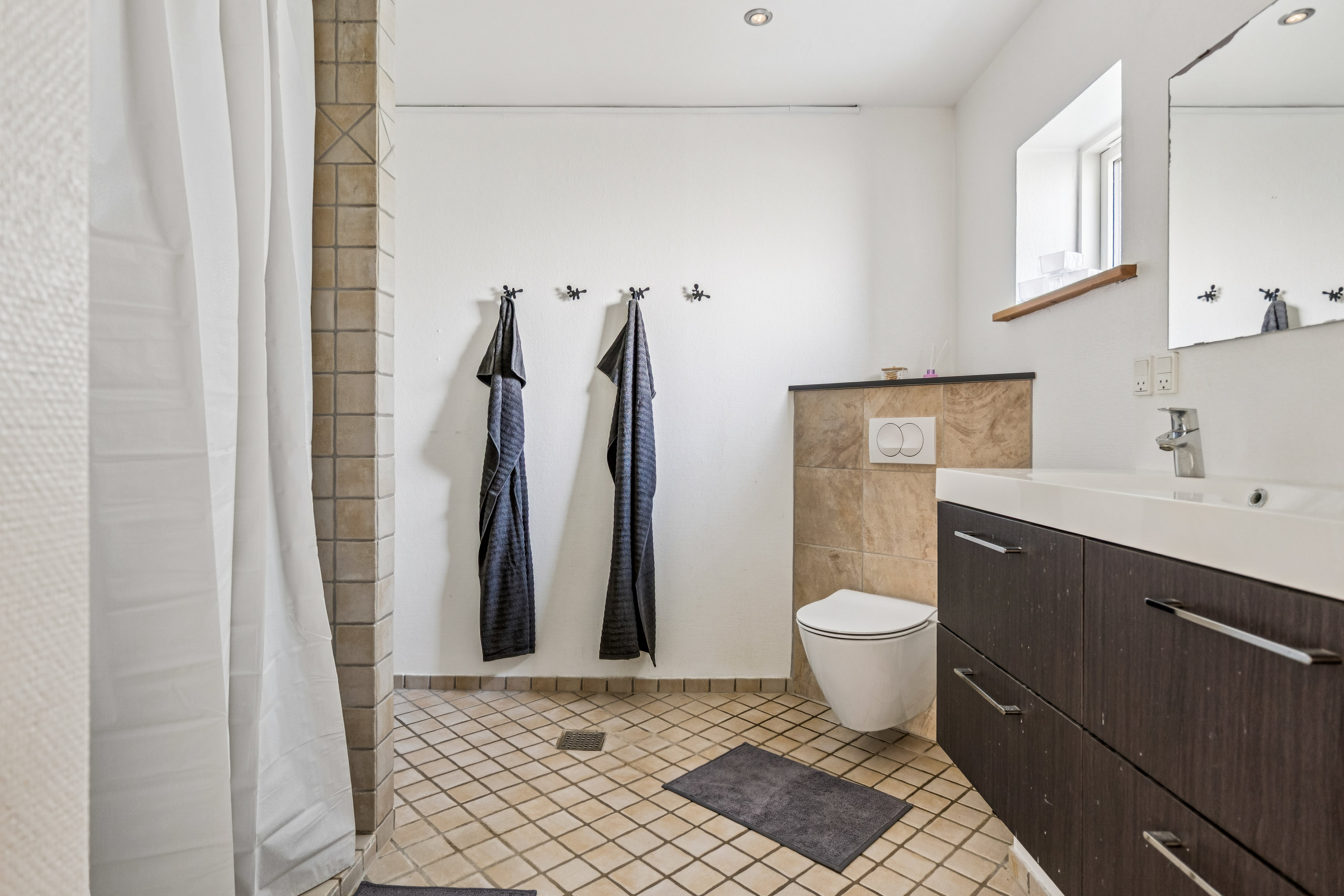 Fremhævet badeværelse billede i fuldskærmstilstand. Billede af Rudsgade 33, 4291 Ruds Vedby