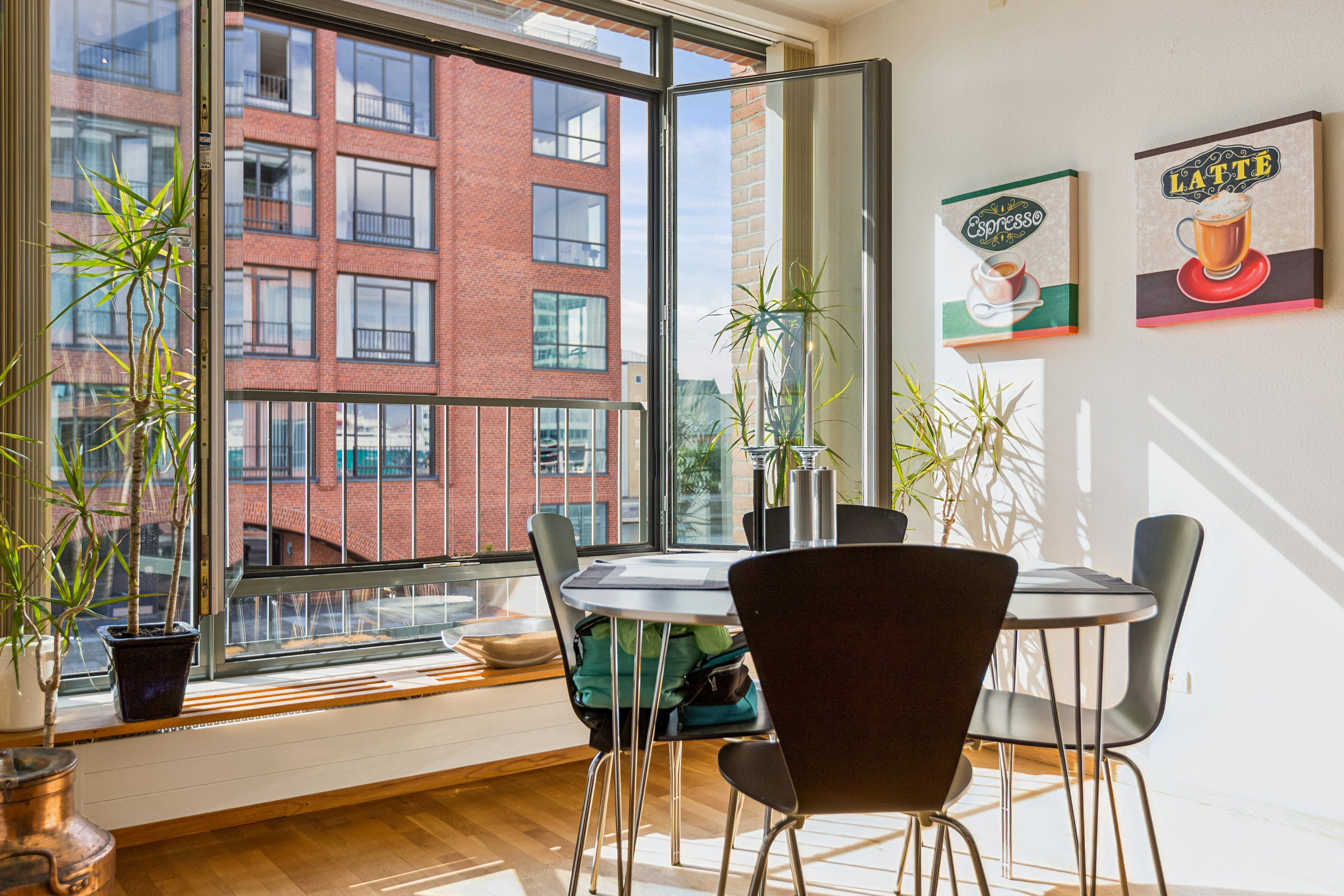 Fremhævet stue billede i fuldskærmstilstand. Billede af Langelinie Allé 7, 1. 4., 2100 København Ø