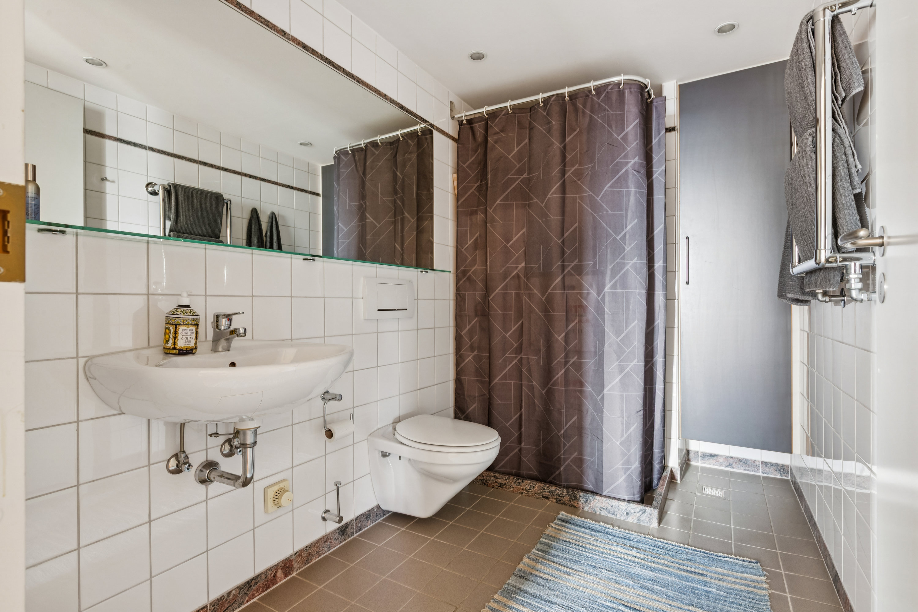 Fremhævet badeværelse billede i fuldskærmstilstand. Billede af Langelinie Allé 7, 1. 4., 2100 København Ø