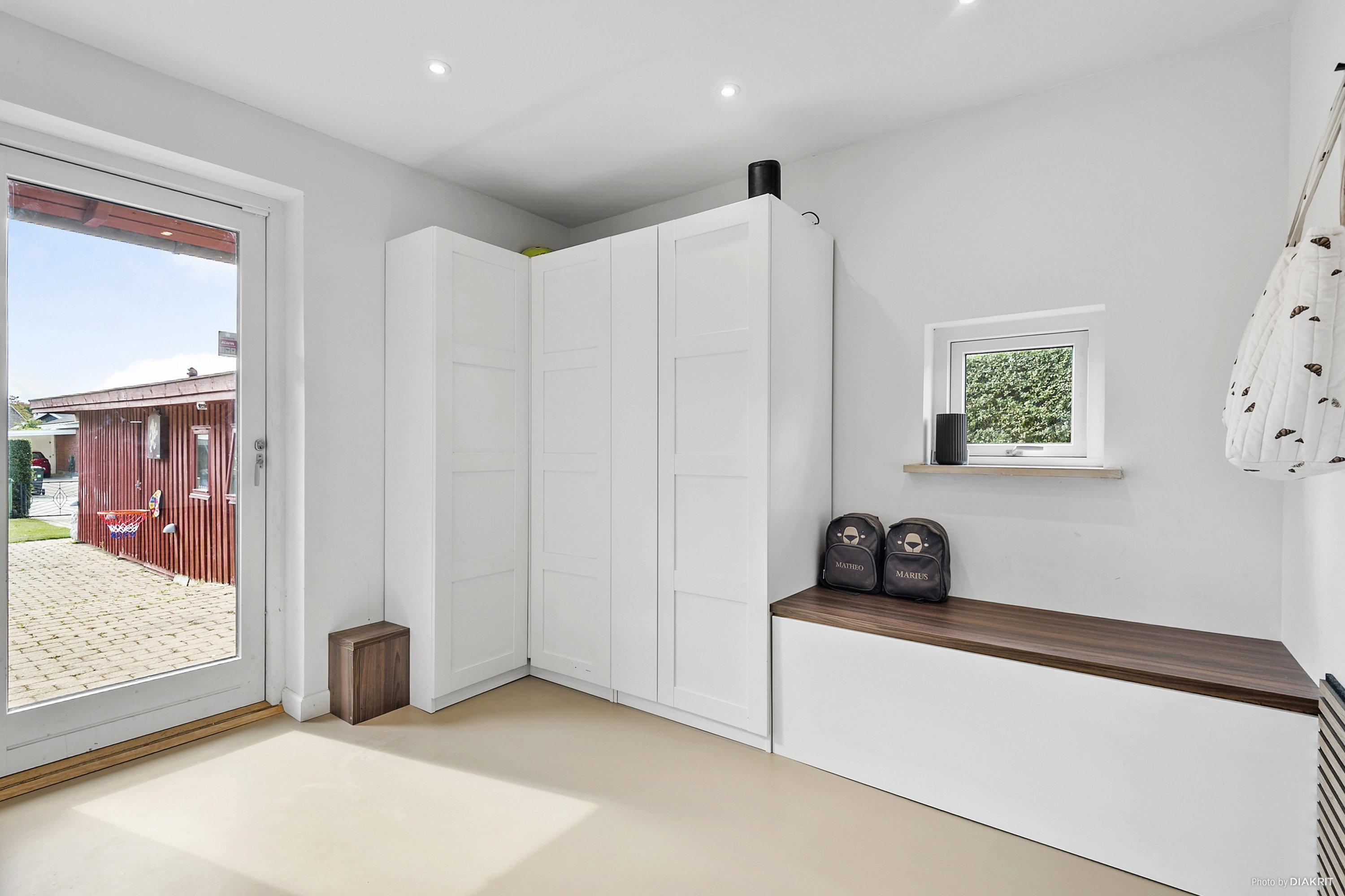 Fremhævet entré billede i fuldskærmstilstand. Billede af Lærkevænget 11, Ejby, 4623 Lille Skensved