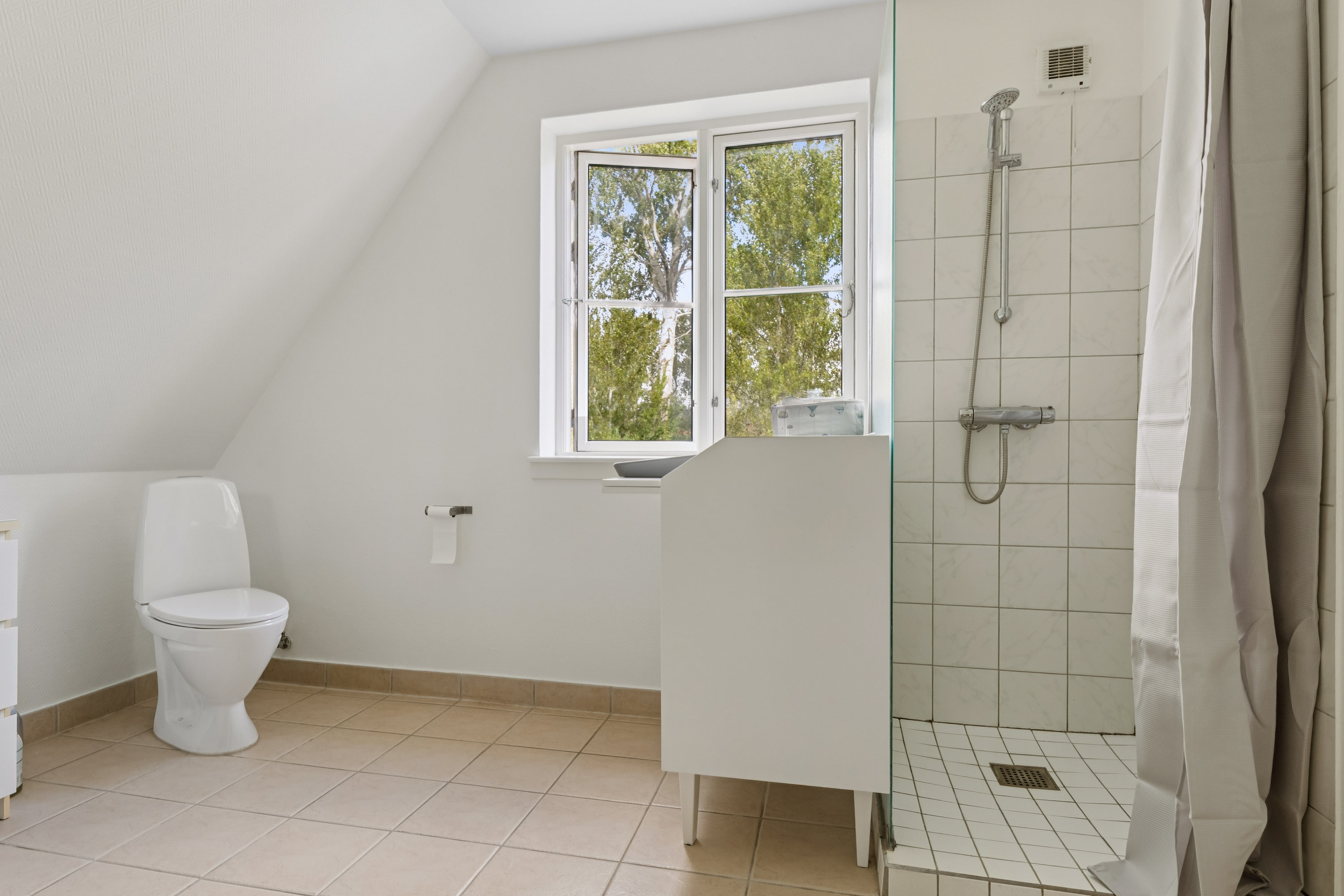 Fremhævet badeværelse billede i fuldskærmstilstand. Billede af Tuborgvej 9, 4281 Gørlev