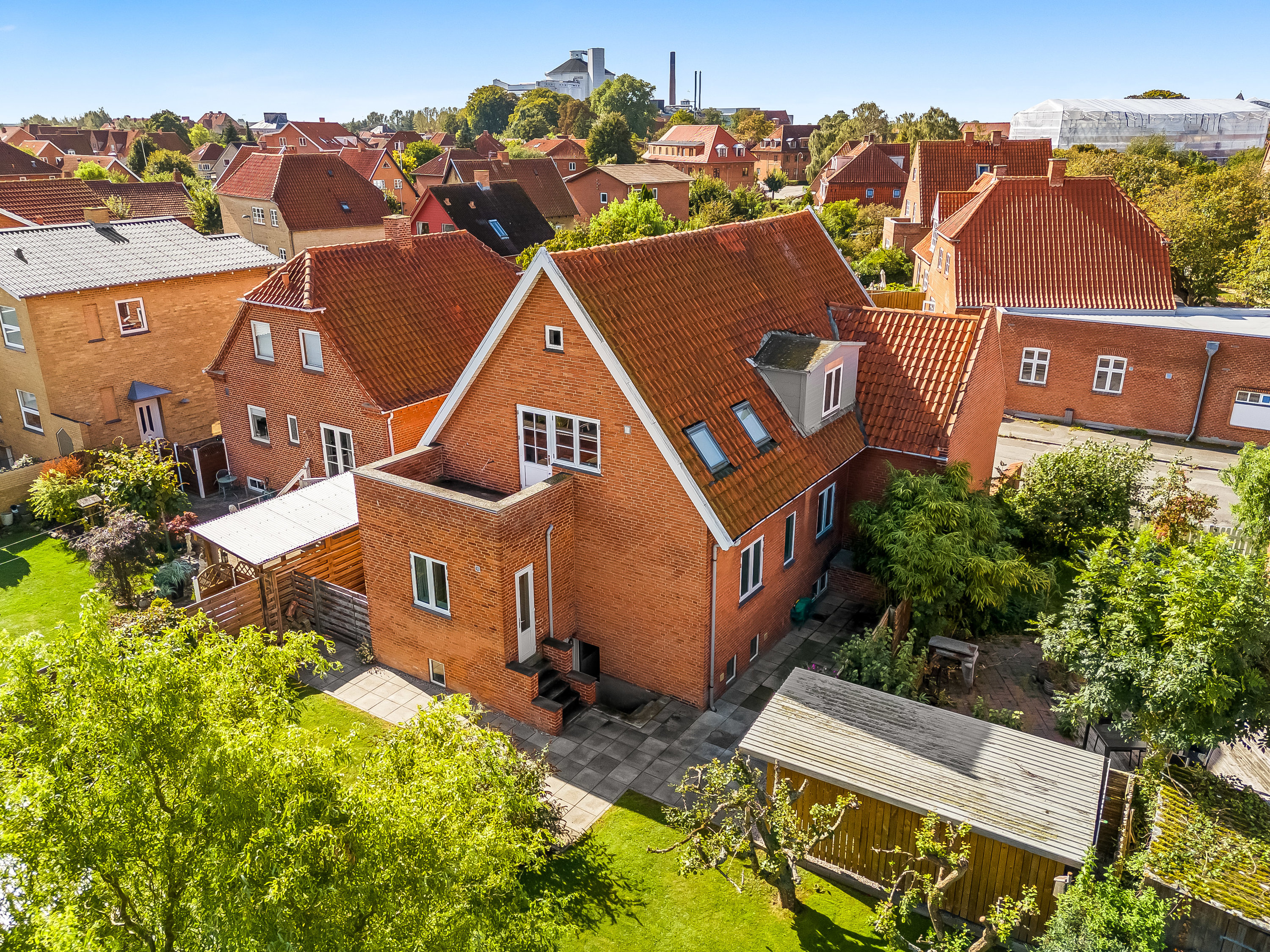 Fremhævet luftfoto billede i fuldskærmstilstand. Billede af Jes Jessensgade 82, 4800 Nykøbing F