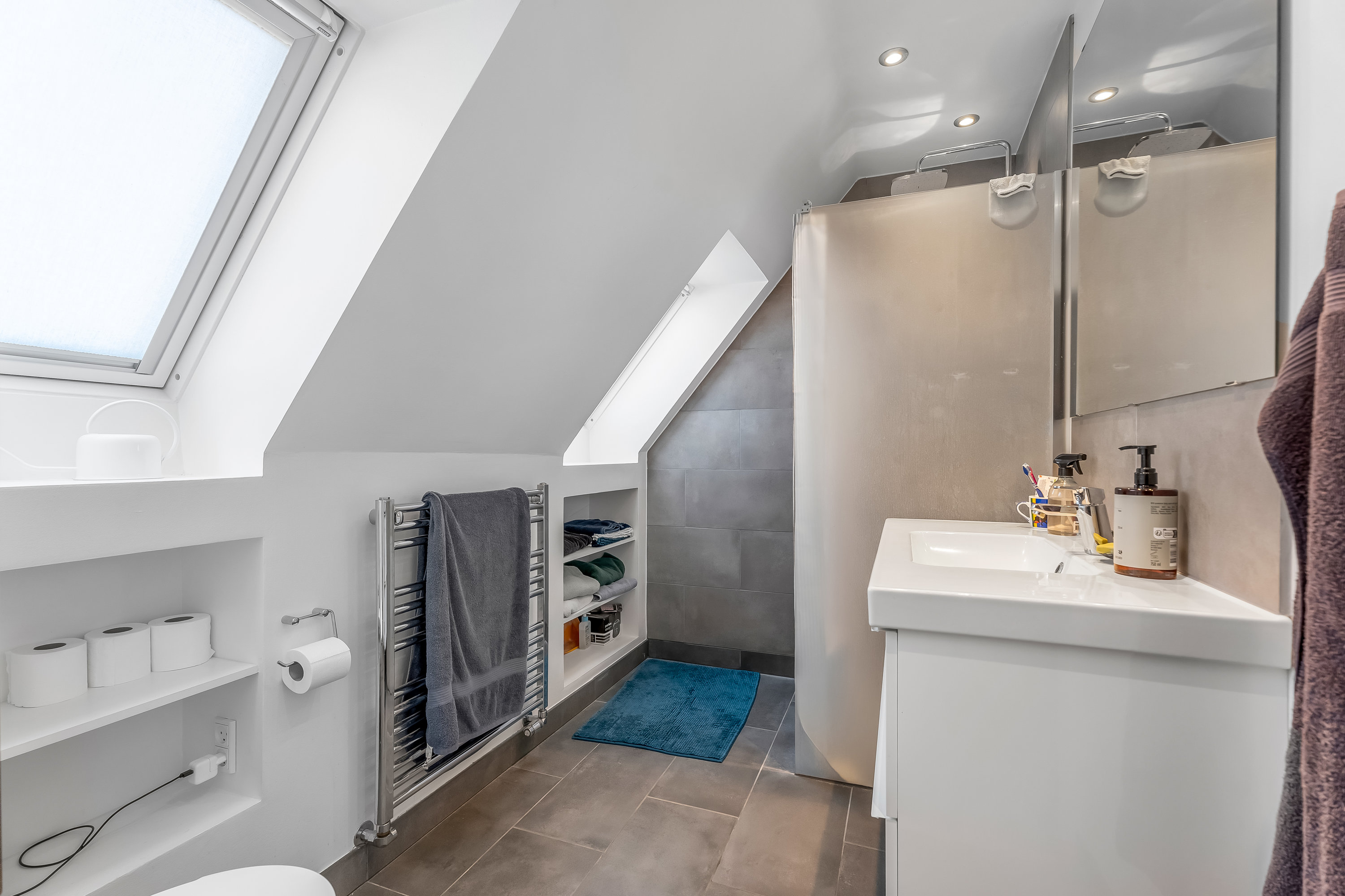 Fremhævet badeværelse billede i fuldskærmstilstand. Billede af Jes Jessensgade 82, 4800 Nykøbing F