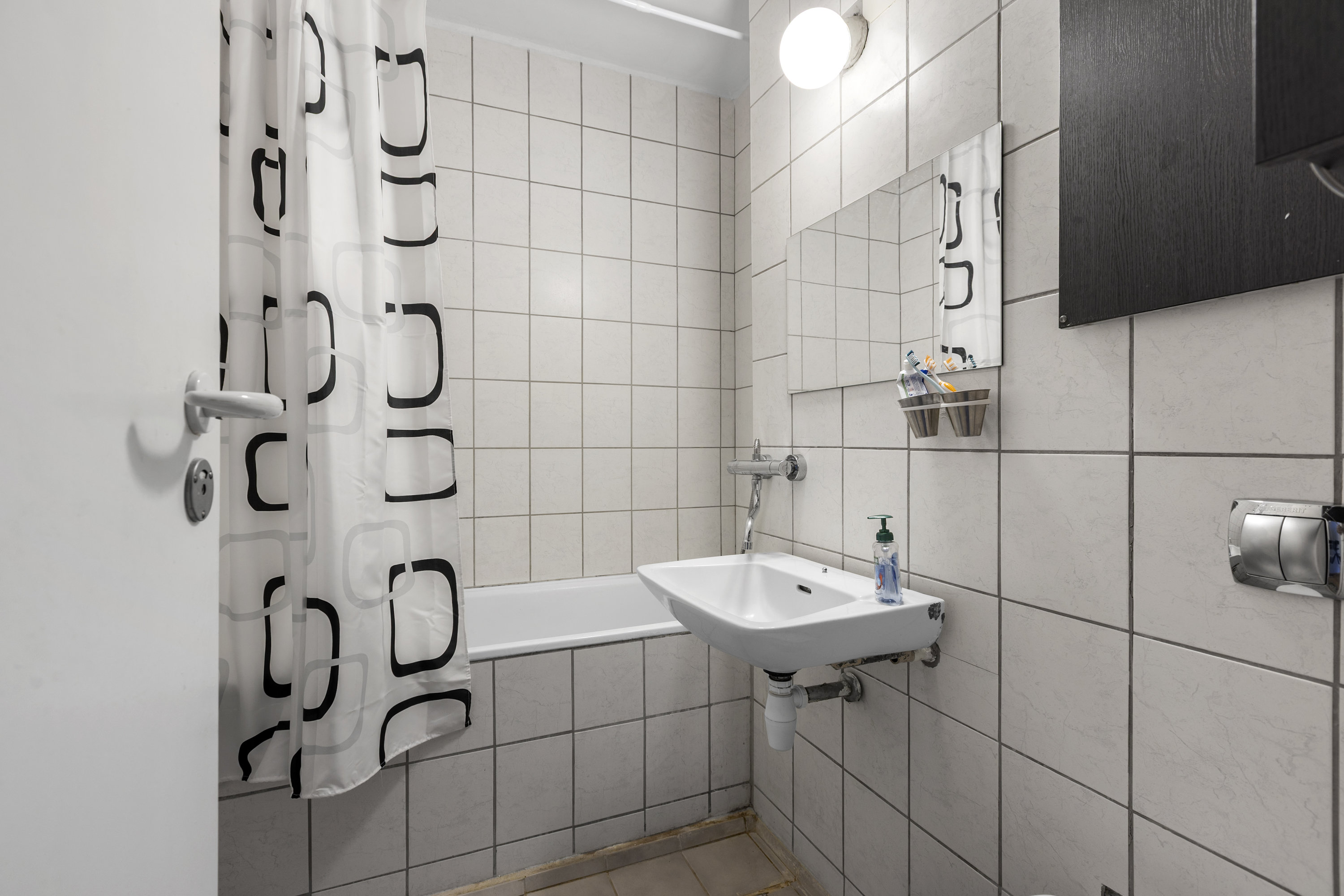 Fremhævet badeværelse billede i fuldskærmstilstand. Billede af Tyreengen 2, 3. th., 4220 Korsør