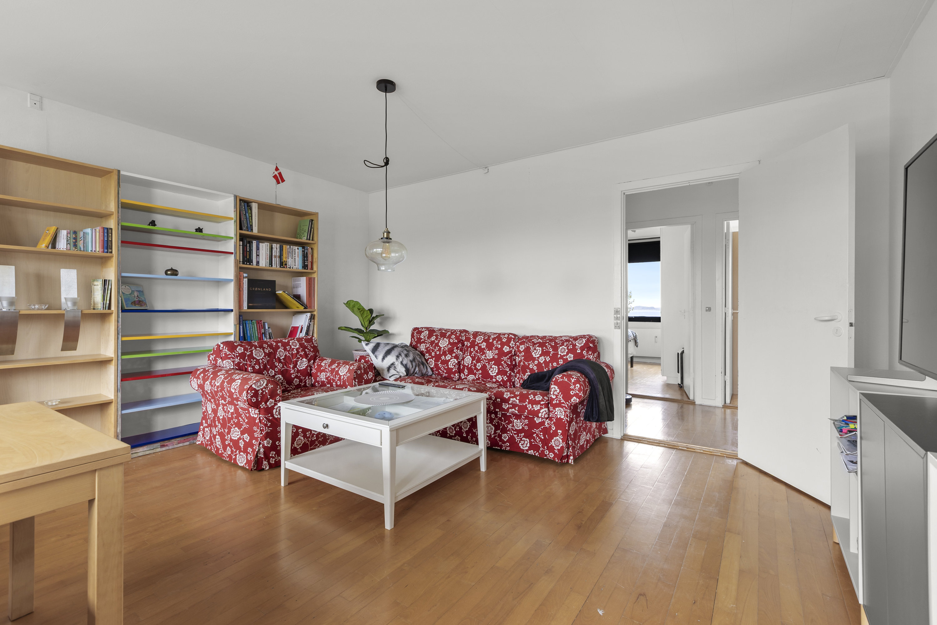 Fremhævet stue billede i fuldskærmstilstand. Billede af Tyreengen 2, 3. th., 4220 Korsør