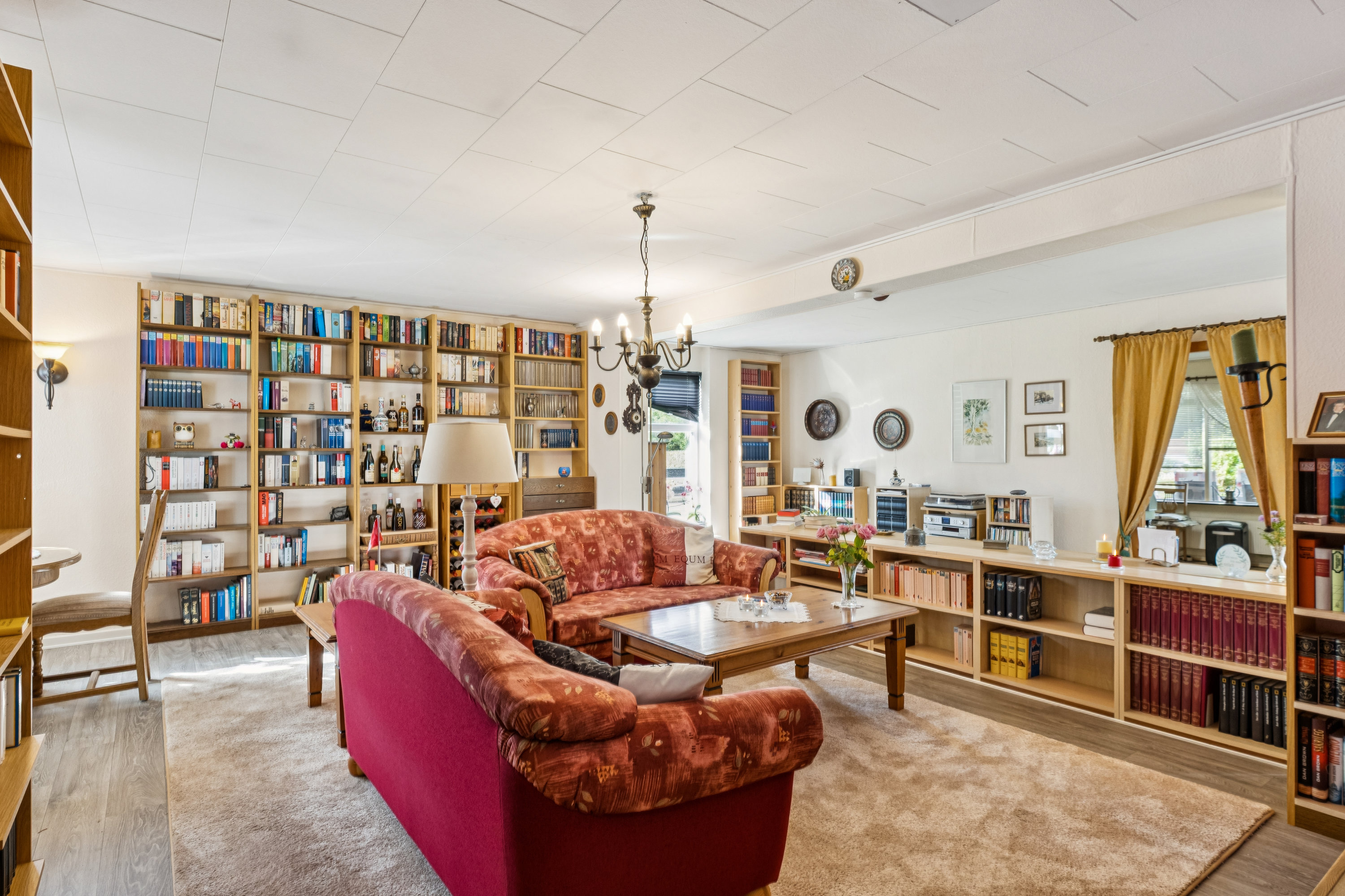 Fremhævet stue billede i fuldskærmstilstand. Billede af Bakkesvinget 14, 6340 Kruså