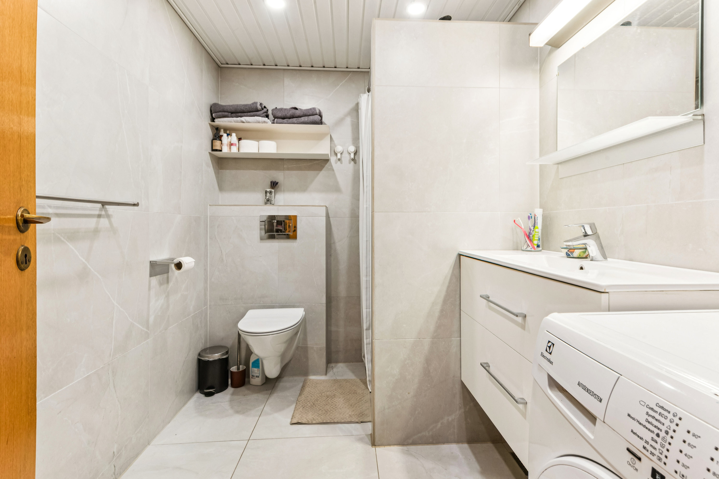 Fremhævet badeværelse billede i fuldskærmstilstand. Billede af Kulsvierparken 147, 2800 Kongens Lyngby