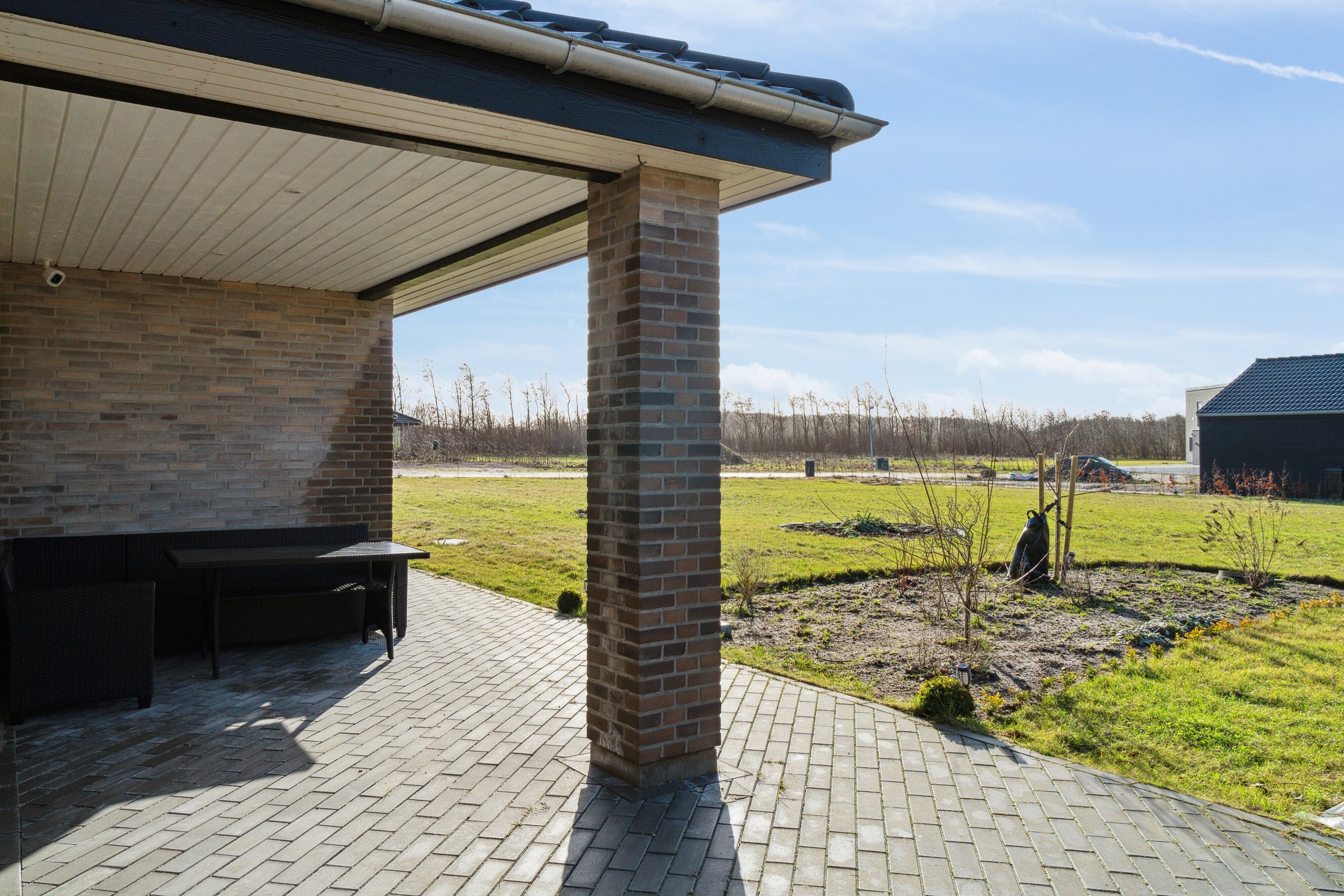 Fremhævet overdækket terrasse billede i fuldskærmstilstand. Billede af Yding Toft 8A, Yding, 8752 Østbirk