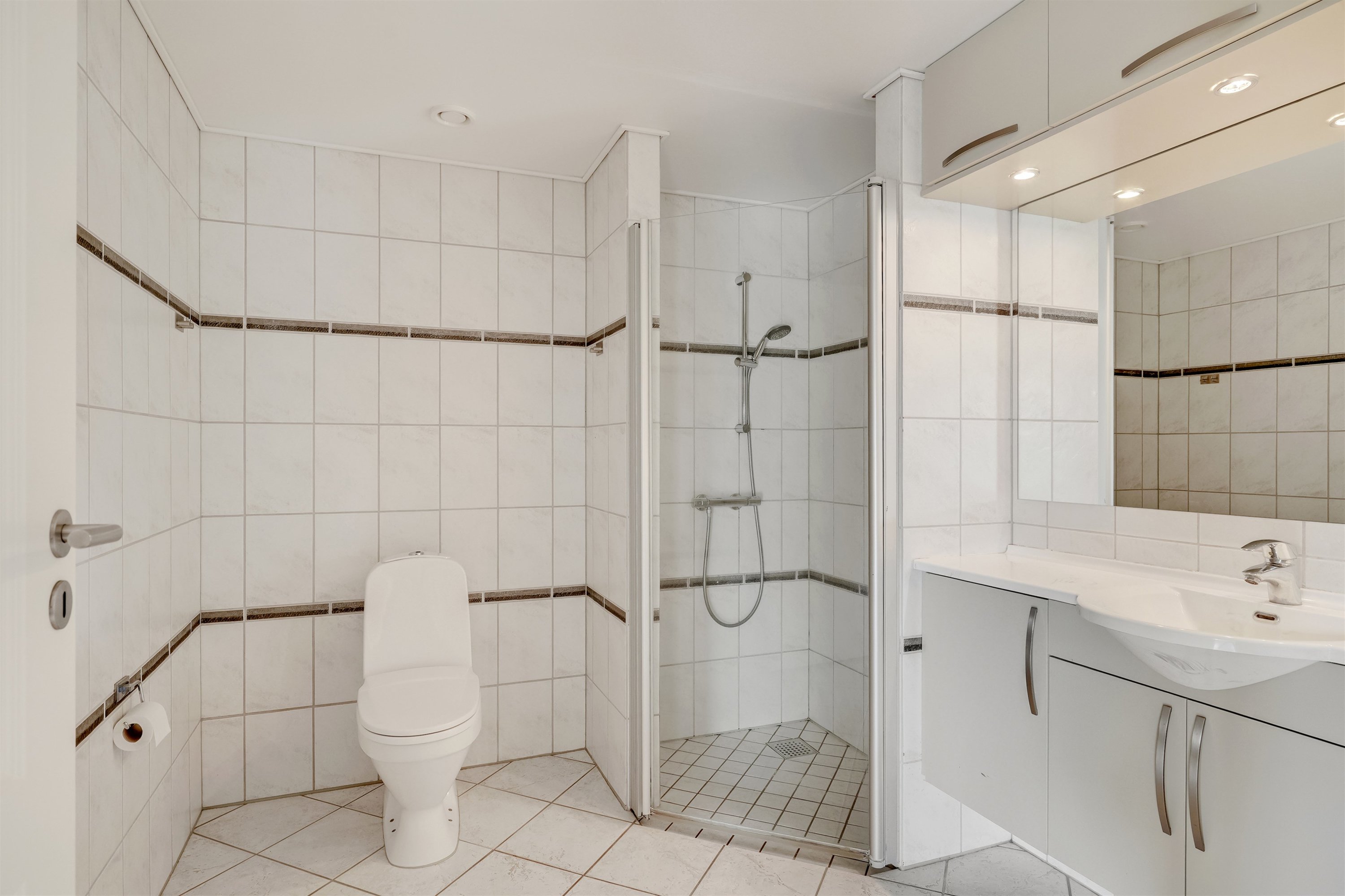 Fremhævet badeværelse billede i fuldskærmstilstand. Billede af Grundtvigs Alle 3, st.. 3., 6700 Esbjerg