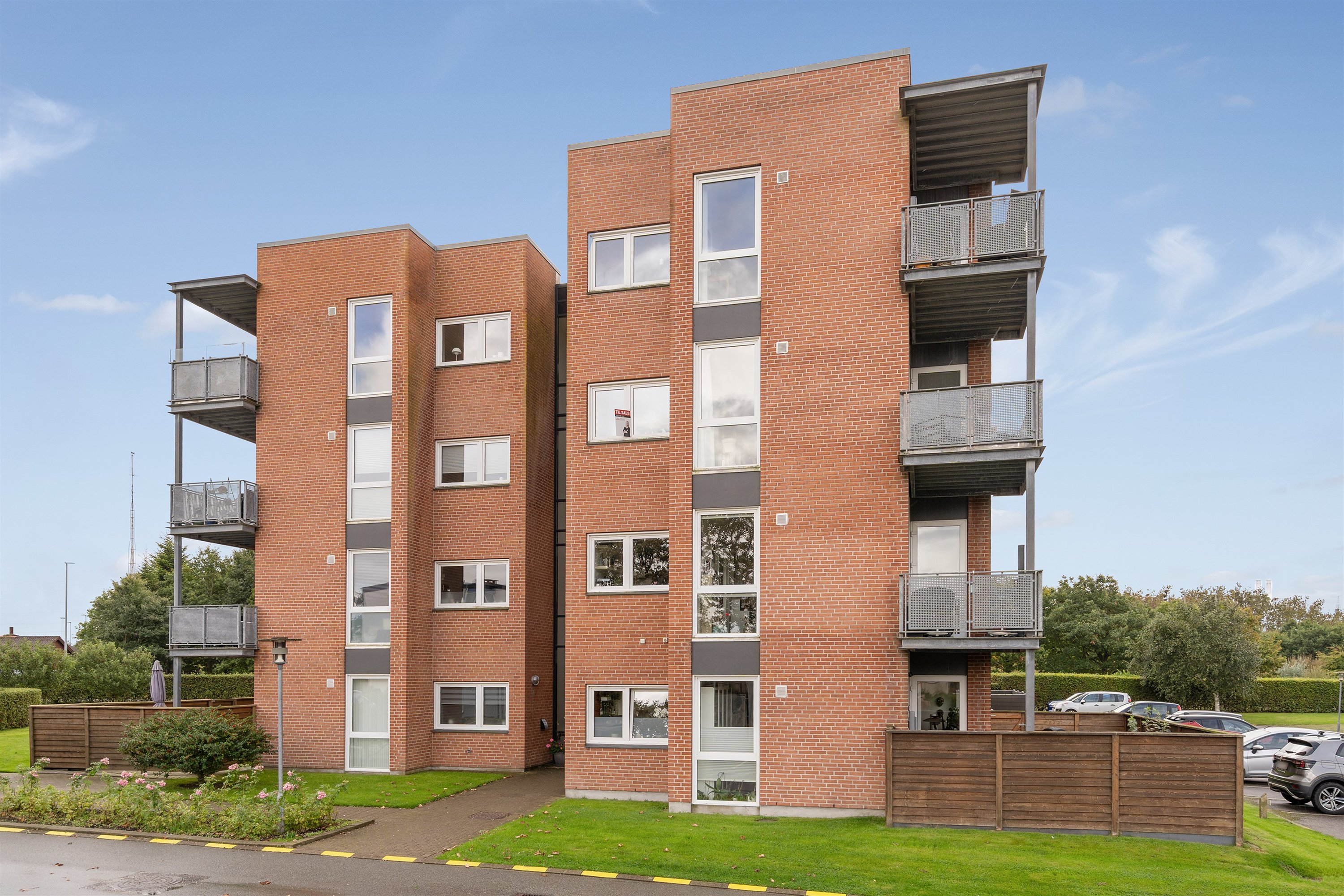 Fremhævet ejendommen billede i fuldskærmstilstand. Billede af Grundtvigs Alle 3, st.. 3., 6700 Esbjerg