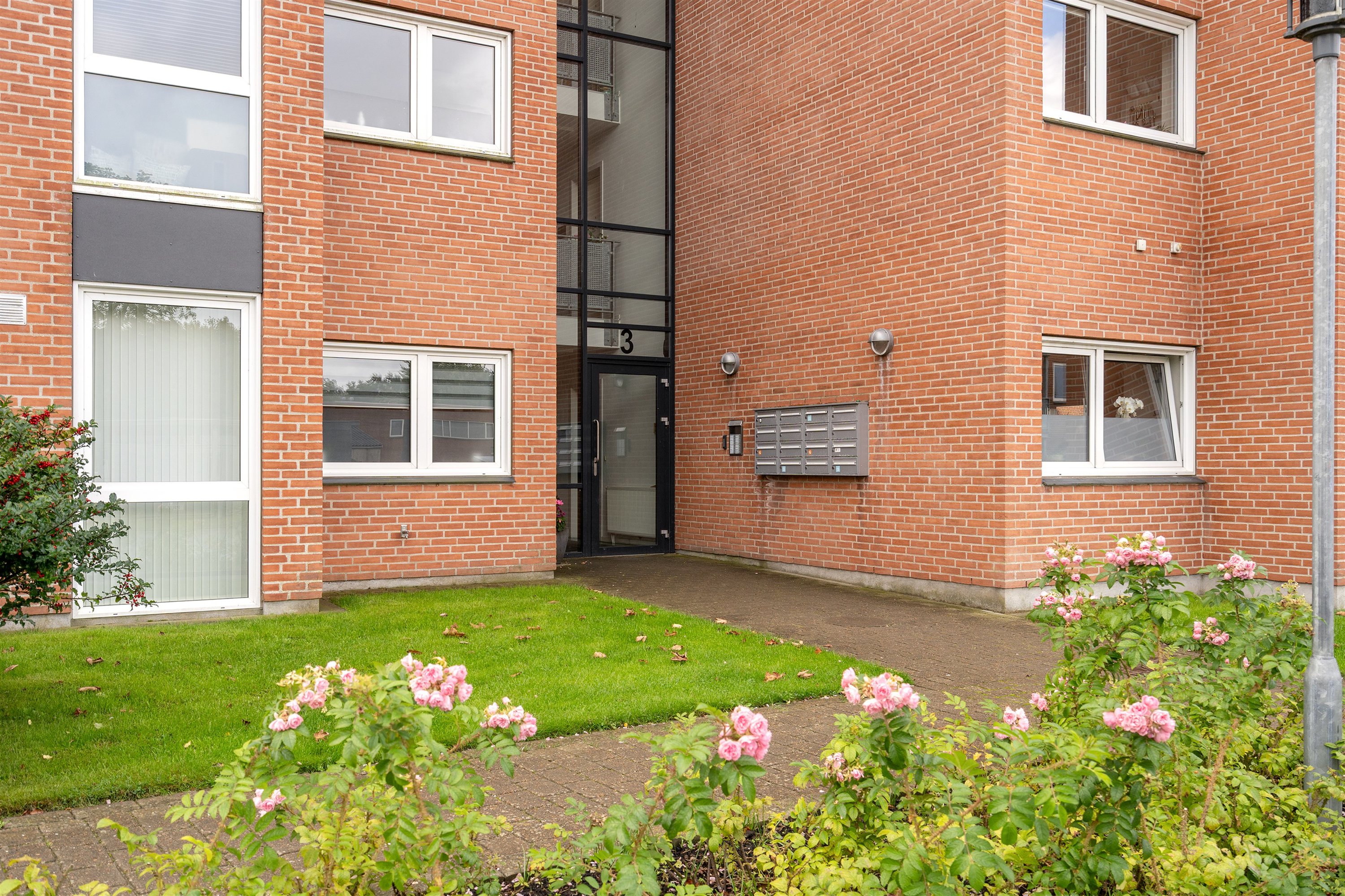 Fremhævet ejendommen billede i fuldskærmstilstand. Billede af Grundtvigs Alle 3, st.. 3., 6700 Esbjerg