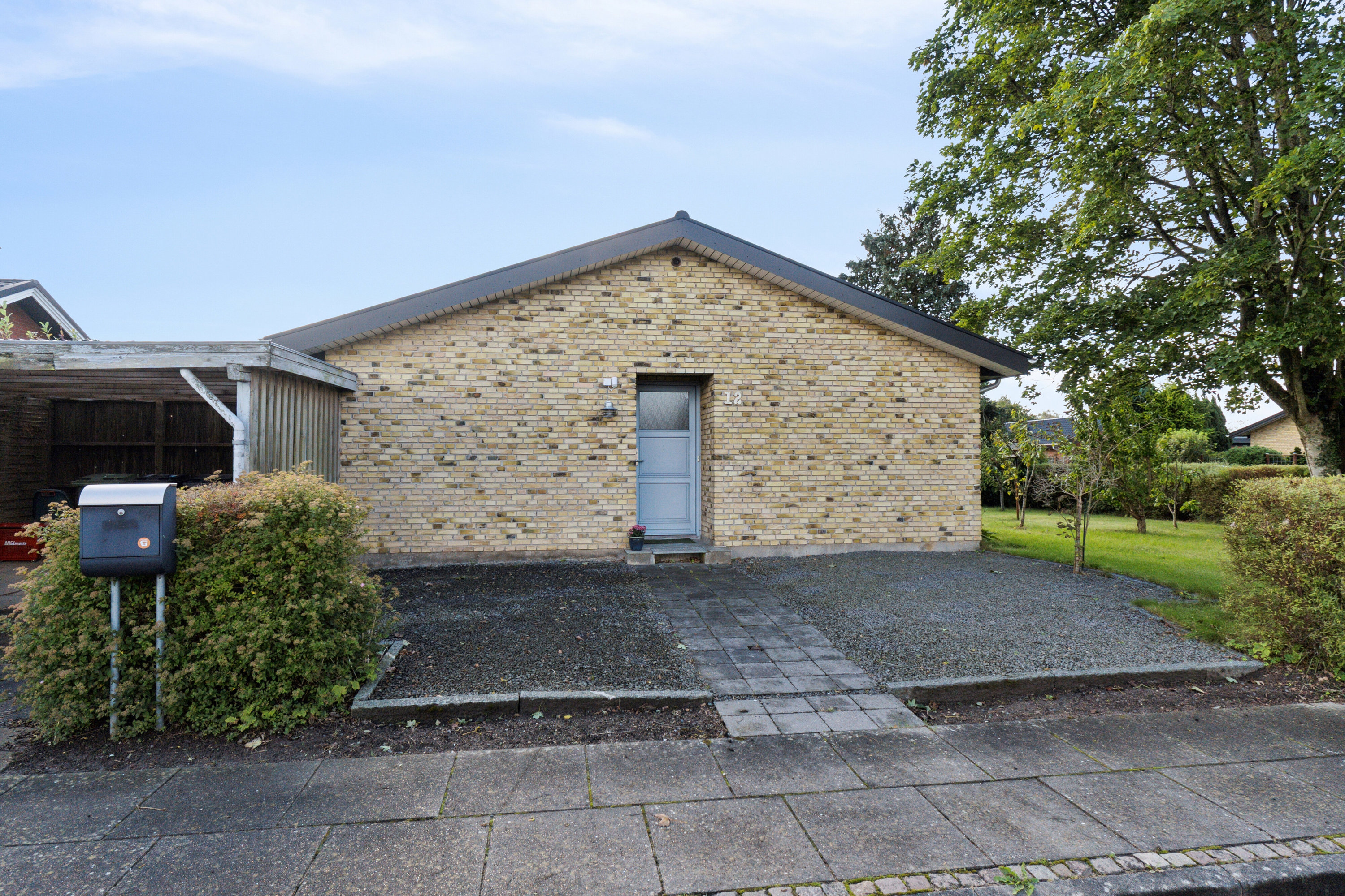 Fremhævet set fra vejen billede i fuldskærmstilstand. Billede af Trannisvej 12, 6040 Egtved