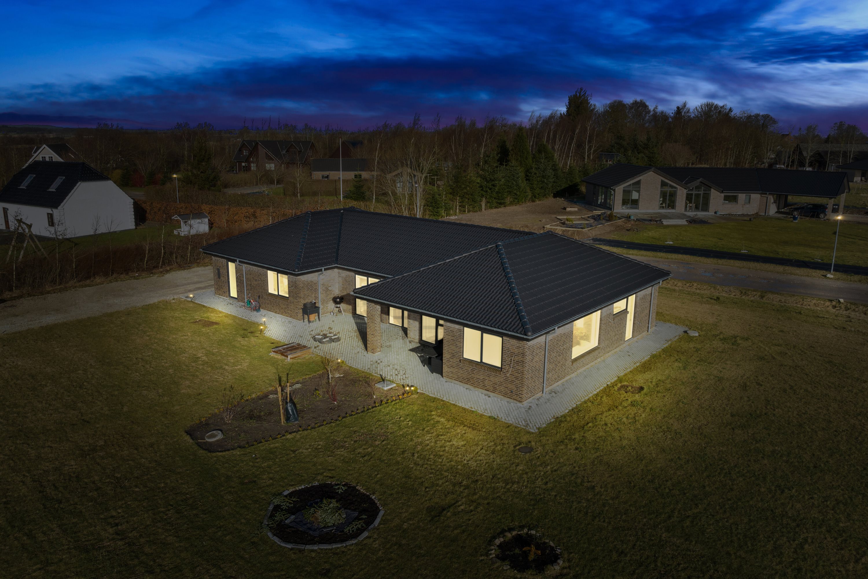 Fremhævet set fra haven billede i fuldskærmstilstand. Billede af Yding Toft 8A, Yding, 8752 Østbirk