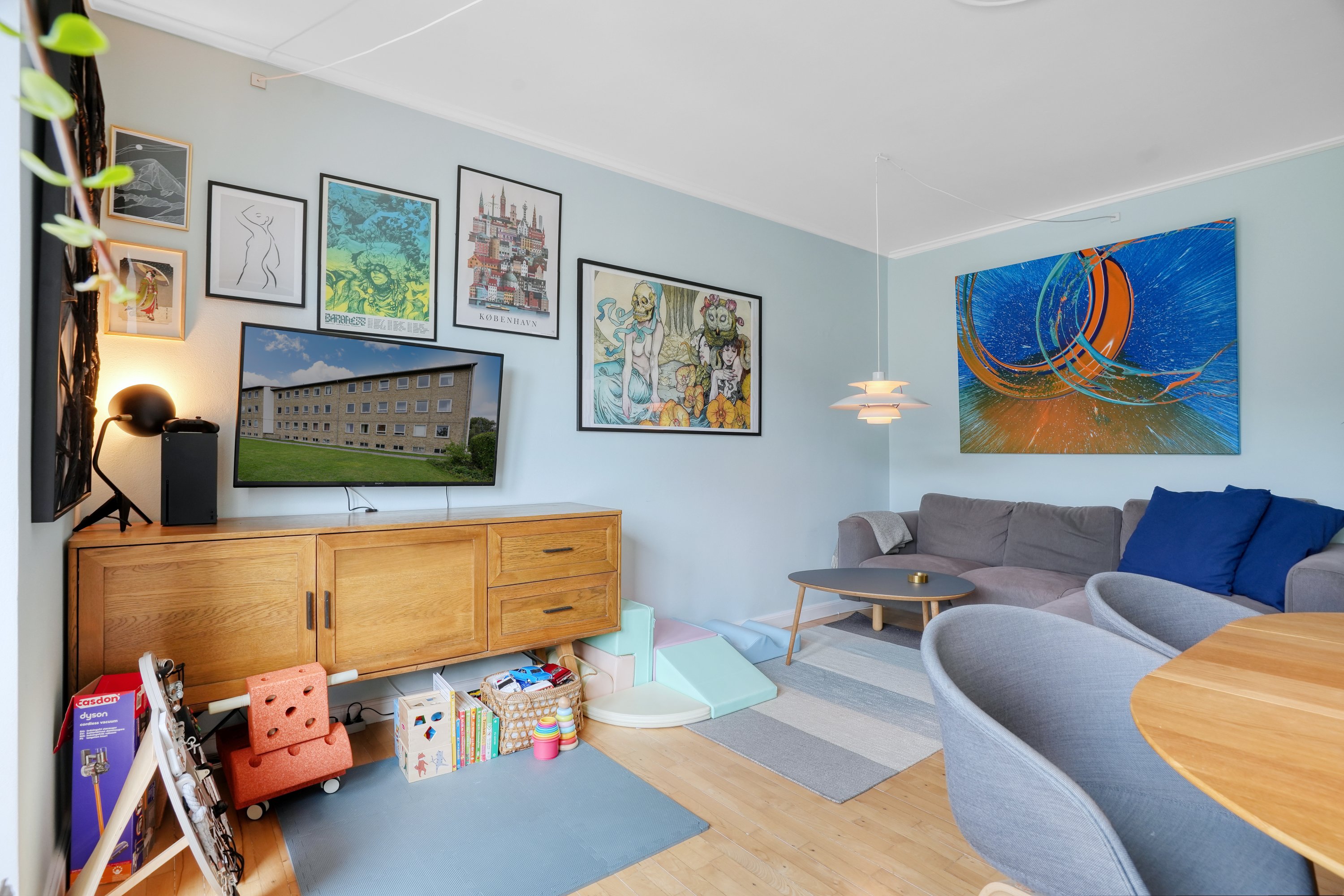 Fremhævet stue billede i fuldskærmstilstand. Billede af Vigerslevvej 305, 1. tv., 2500 Valby