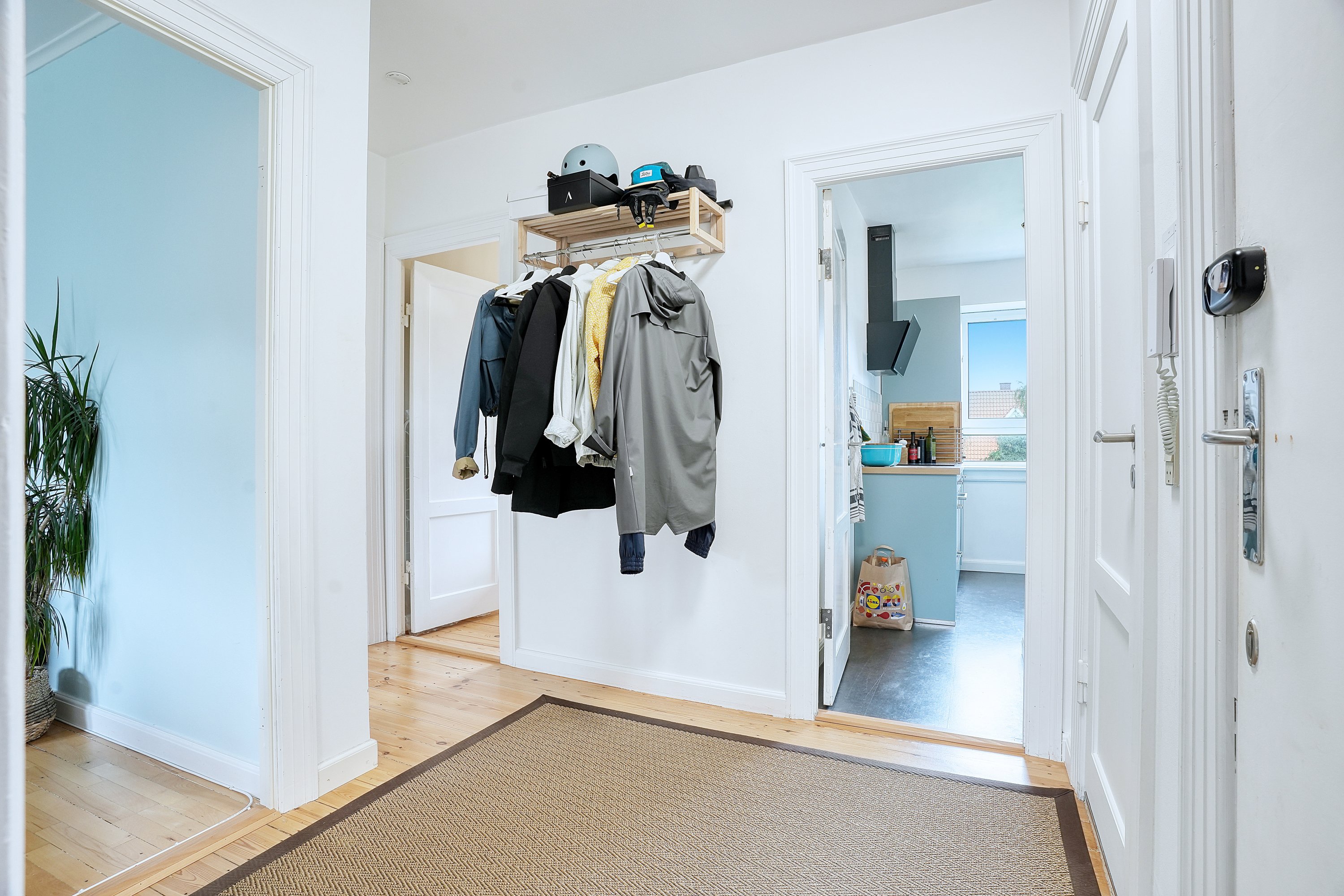 Fremhævet entré billede i fuldskærmstilstand. Billede af Vigerslevvej 305, 1. tv., 2500 Valby