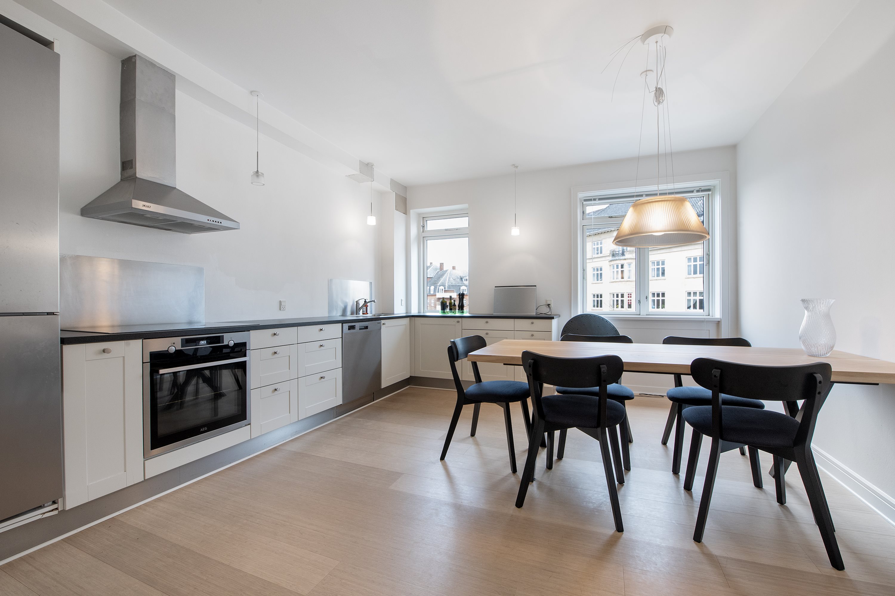 Fremhævet  billede i fuldskærmstilstand. Billede af Strandvejen 215, 2. tv., 2900 Hellerup