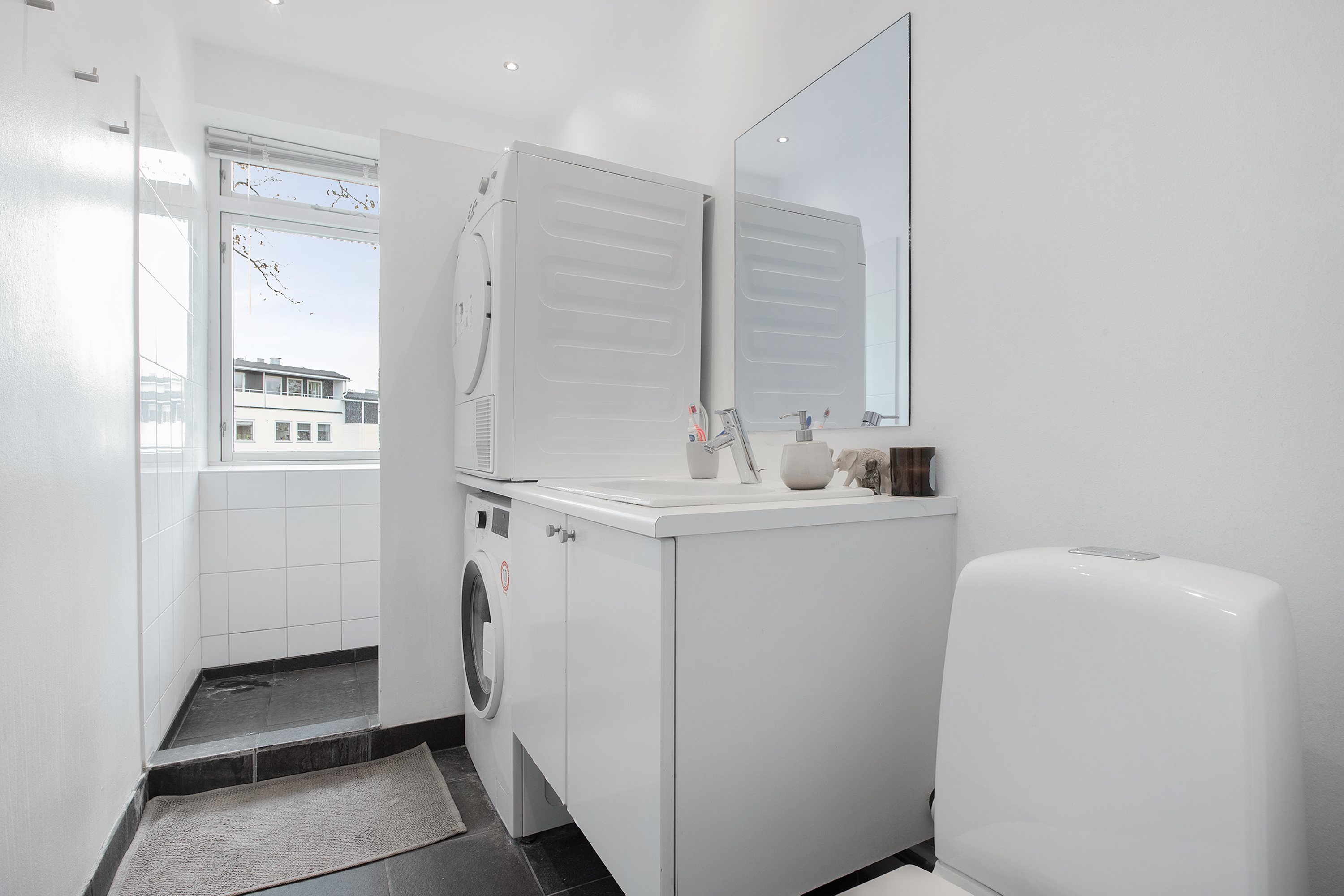 Fremhævet  billede i fuldskærmstilstand. Billede af Strandvejen 215, 2. tv., 2900 Hellerup