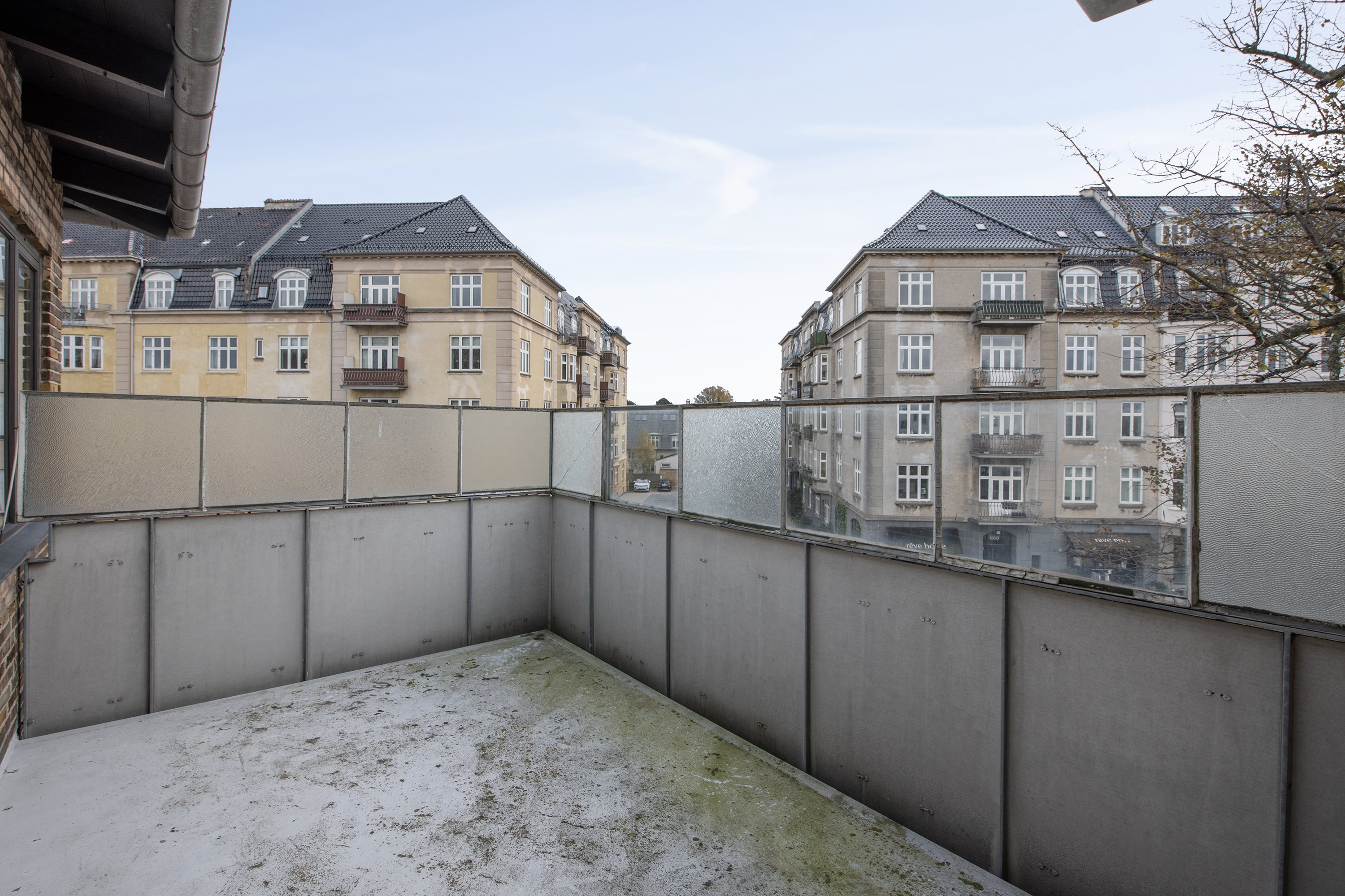 Fremhævet  billede i fuldskærmstilstand. Billede af Strandvejen 215, 2. tv., 2900 Hellerup