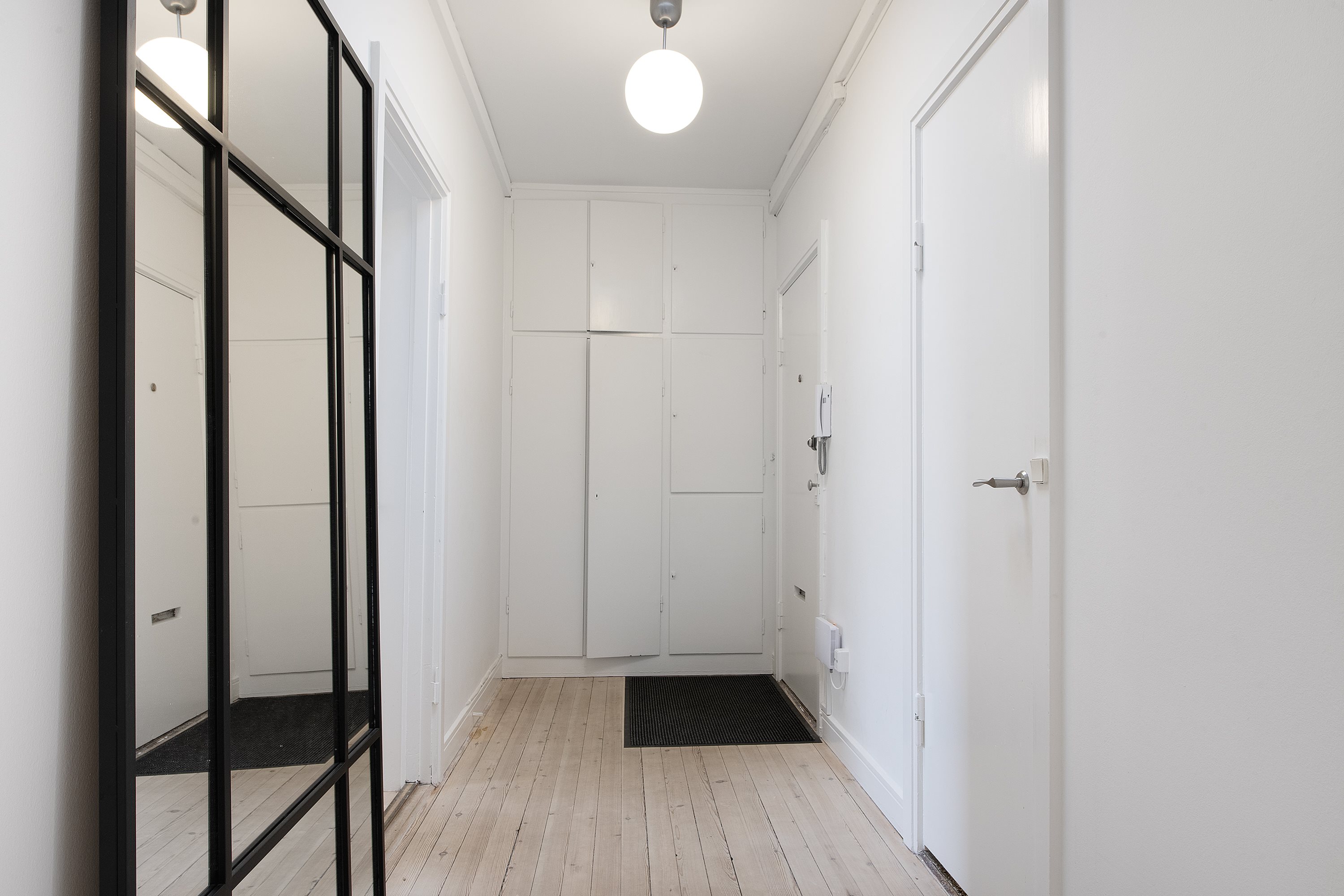 Fremhævet  billede i fuldskærmstilstand. Billede af Strandvejen 215, 2. tv., 2900 Hellerup