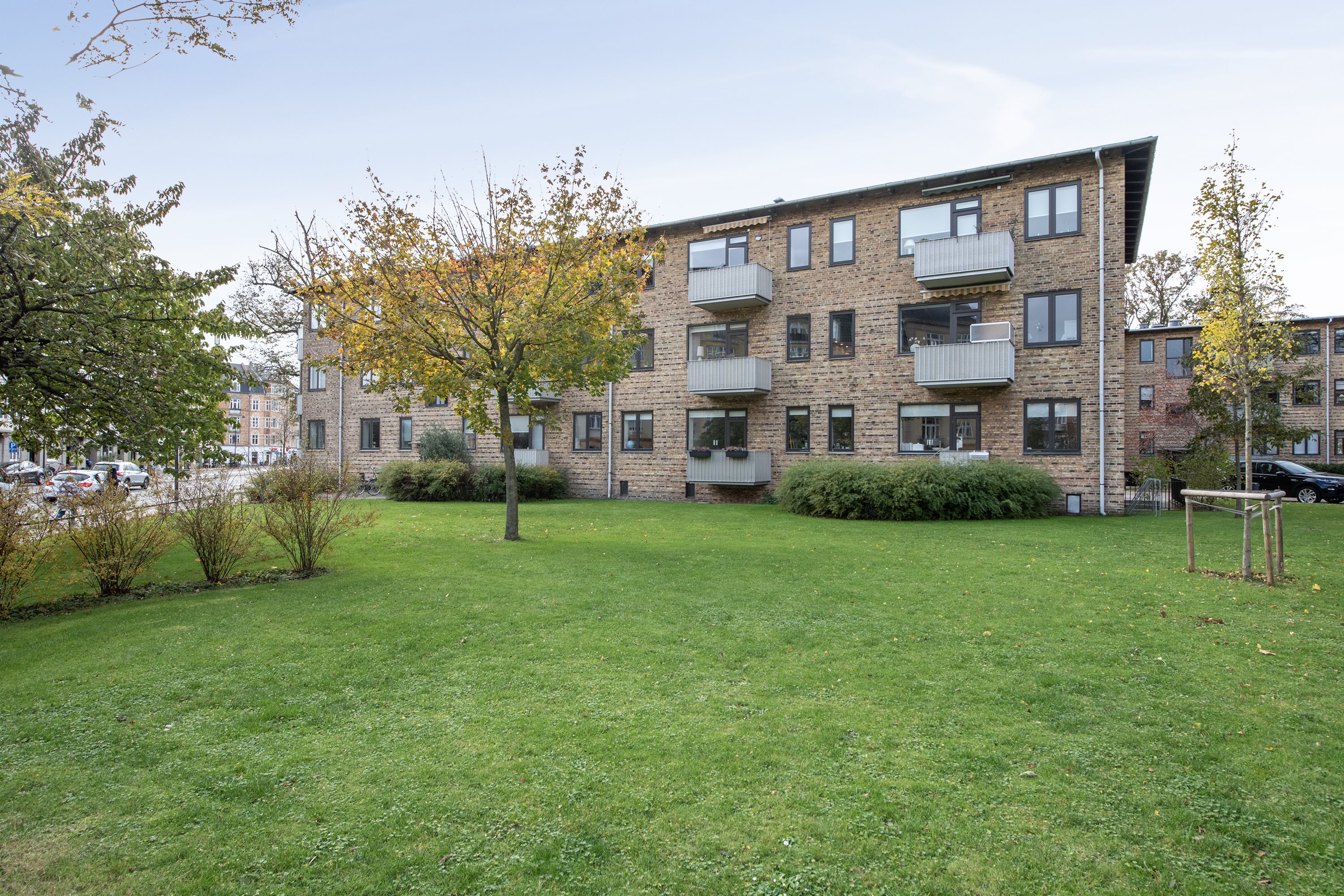 Fremhævet  billede i fuldskærmstilstand. Billede af Strandvejen 215, 2. tv., 2900 Hellerup