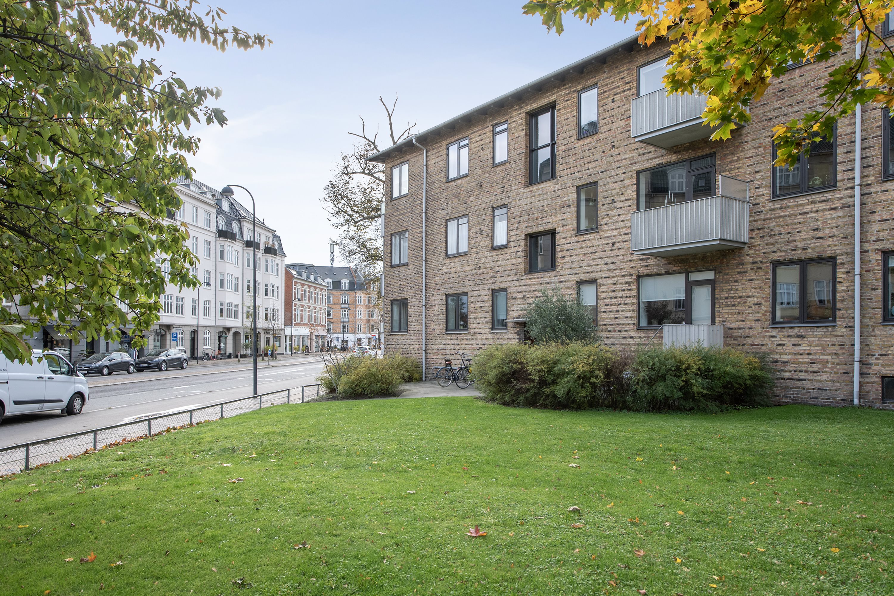 Fremhævet  billede i fuldskærmstilstand. Billede af Strandvejen 215, 2. tv., 2900 Hellerup