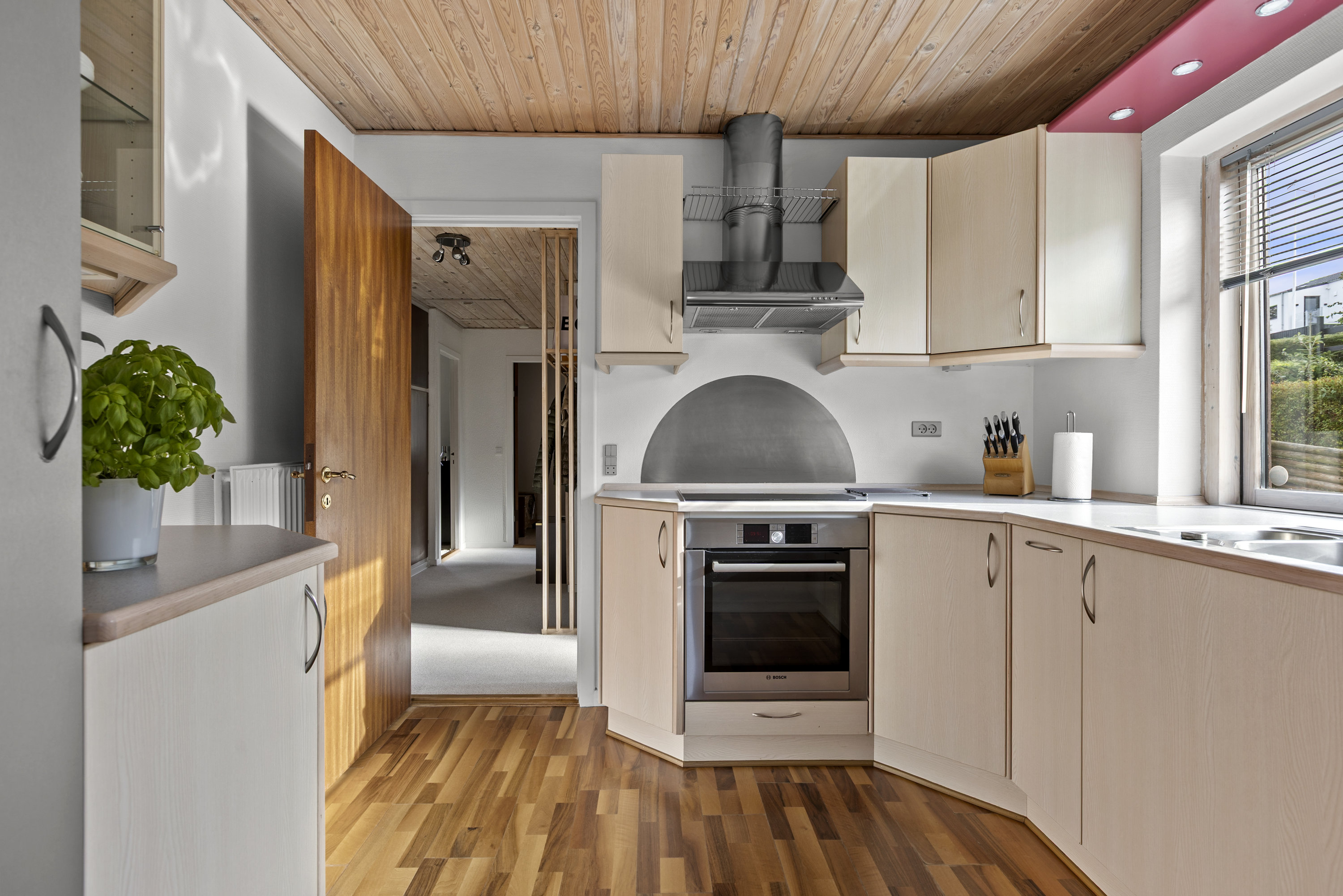 Fremhævet køkken billede i fuldskærmstilstand. Billede af Bøgebakken 10, 4400 Kalundborg