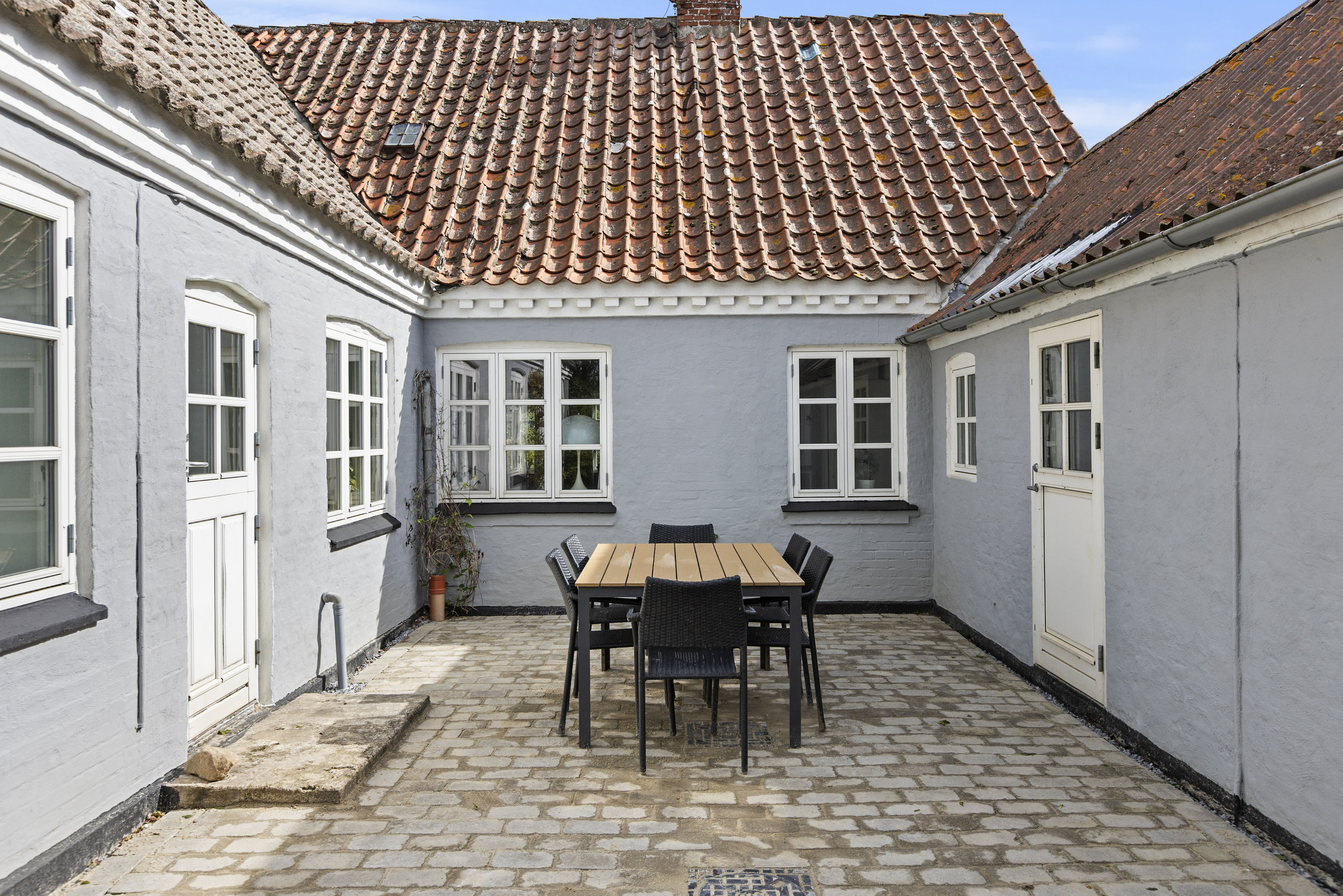 Fremhævet gårdhave billede i fuldskærmstilstand. Billede af Gåsetoftevej 66, 4400 Kalundborg