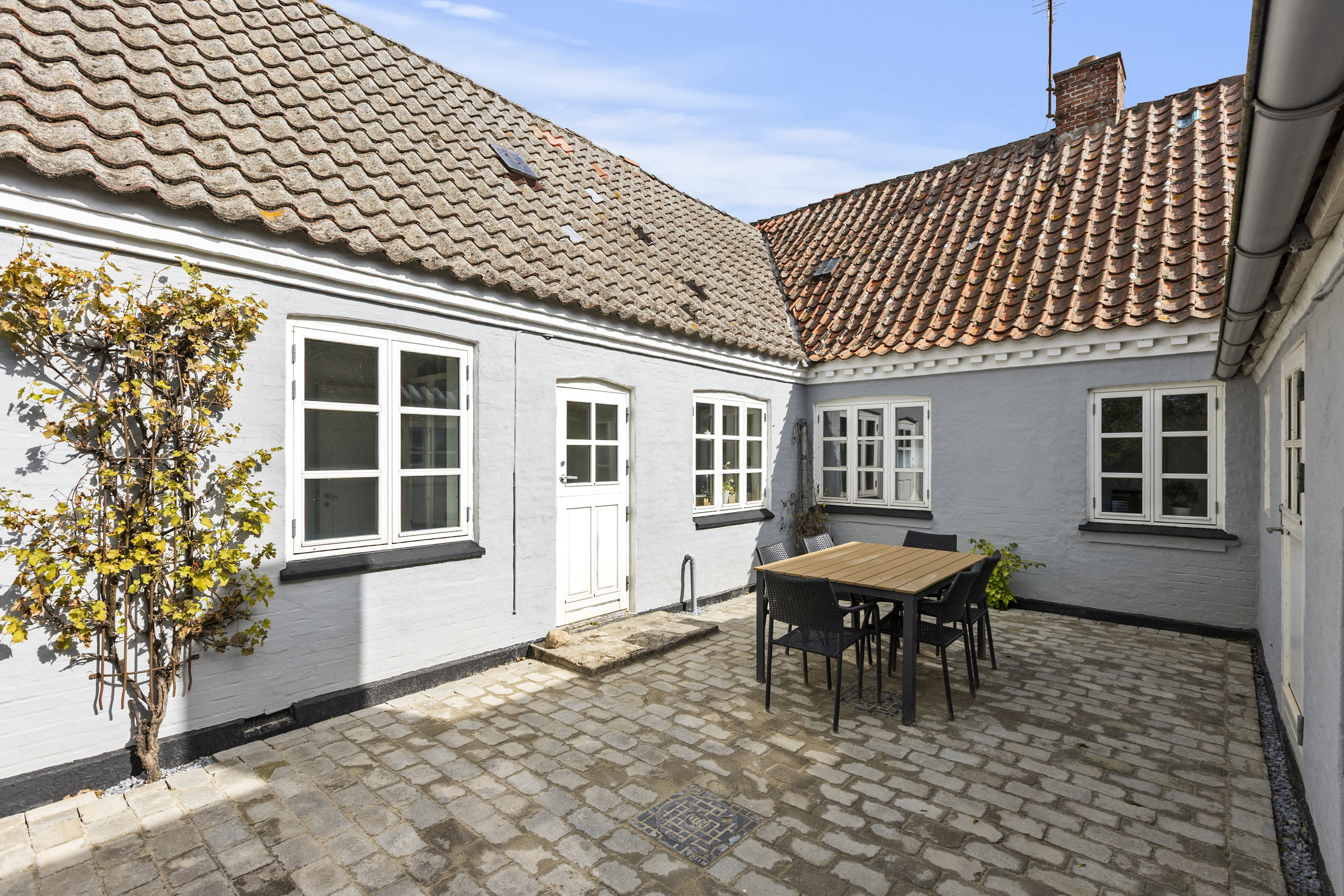 Fremhævet gårdhave billede i fuldskærmstilstand. Billede af Gåsetoftevej 66, 4400 Kalundborg