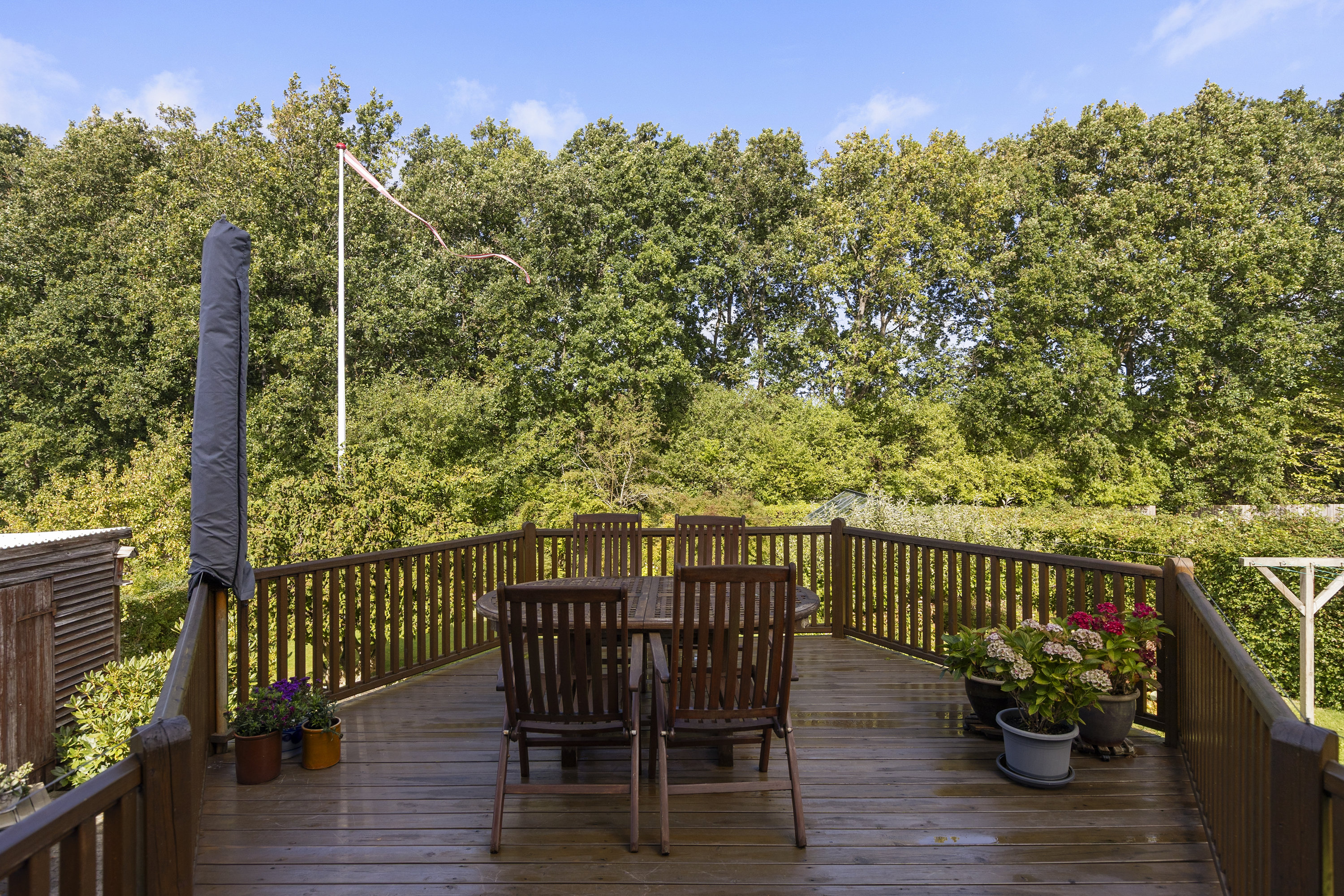 Fremhævet terrasse billede i fuldskærmstilstand. Billede af Lundemarken 42, 4400 Kalundborg